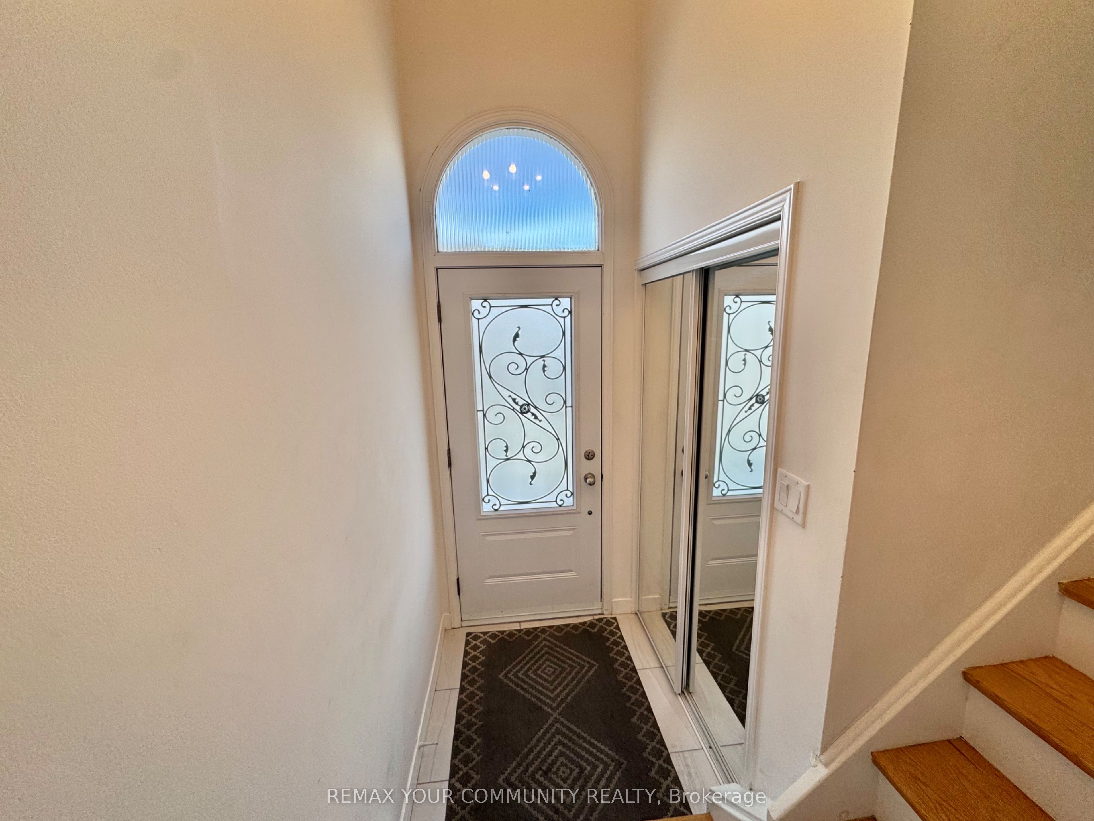 165 Aberdeen Avenue, Vaughan, ON L4L 1C3 photo 3