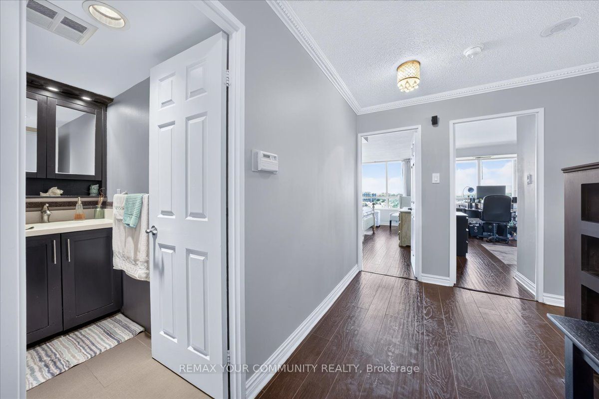 8501 Bayview Avenue 907, Richmond Hill, ON L4B 3J7 photo 5