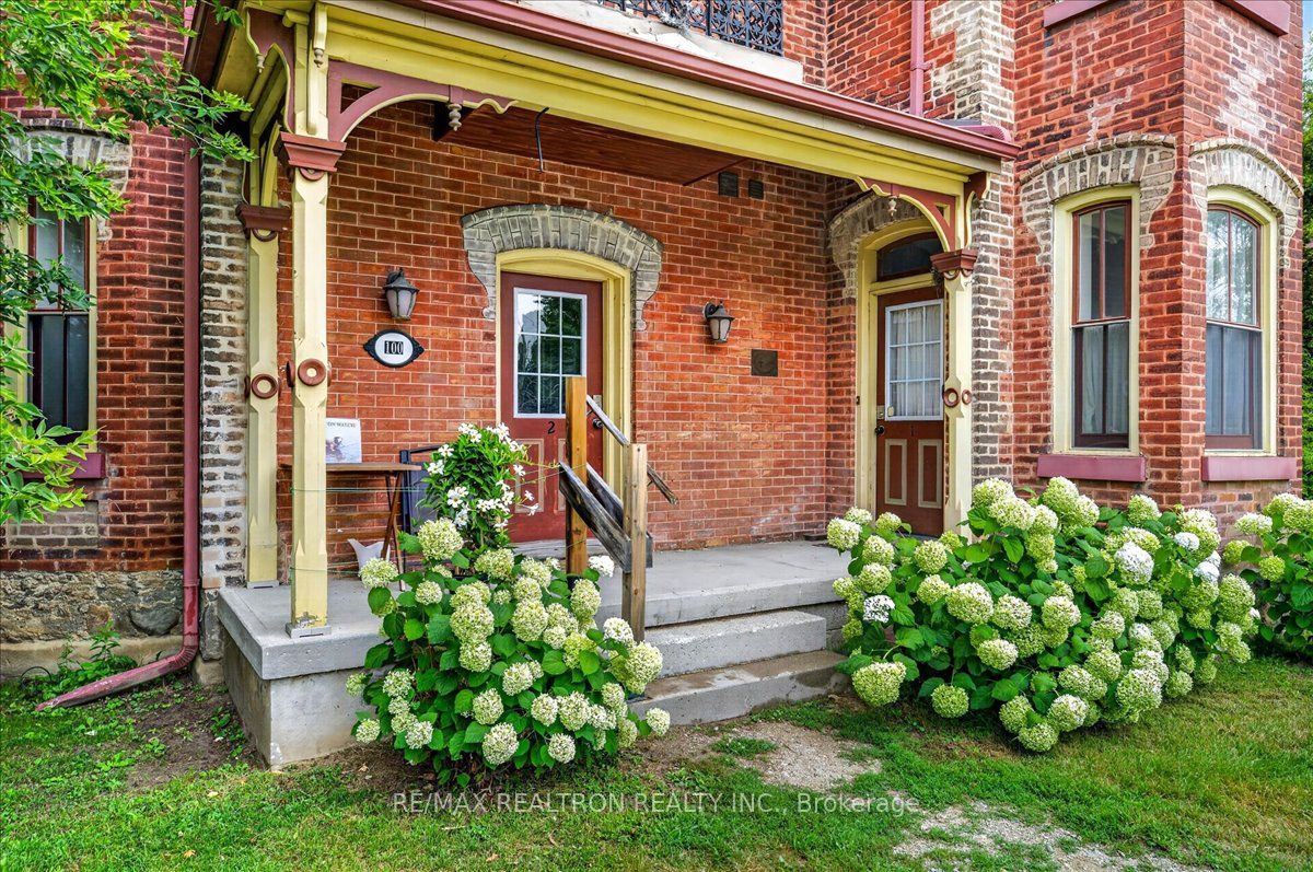 100 Victoria Street E, New Tecumseth, ON L9R 1L1 photo 3