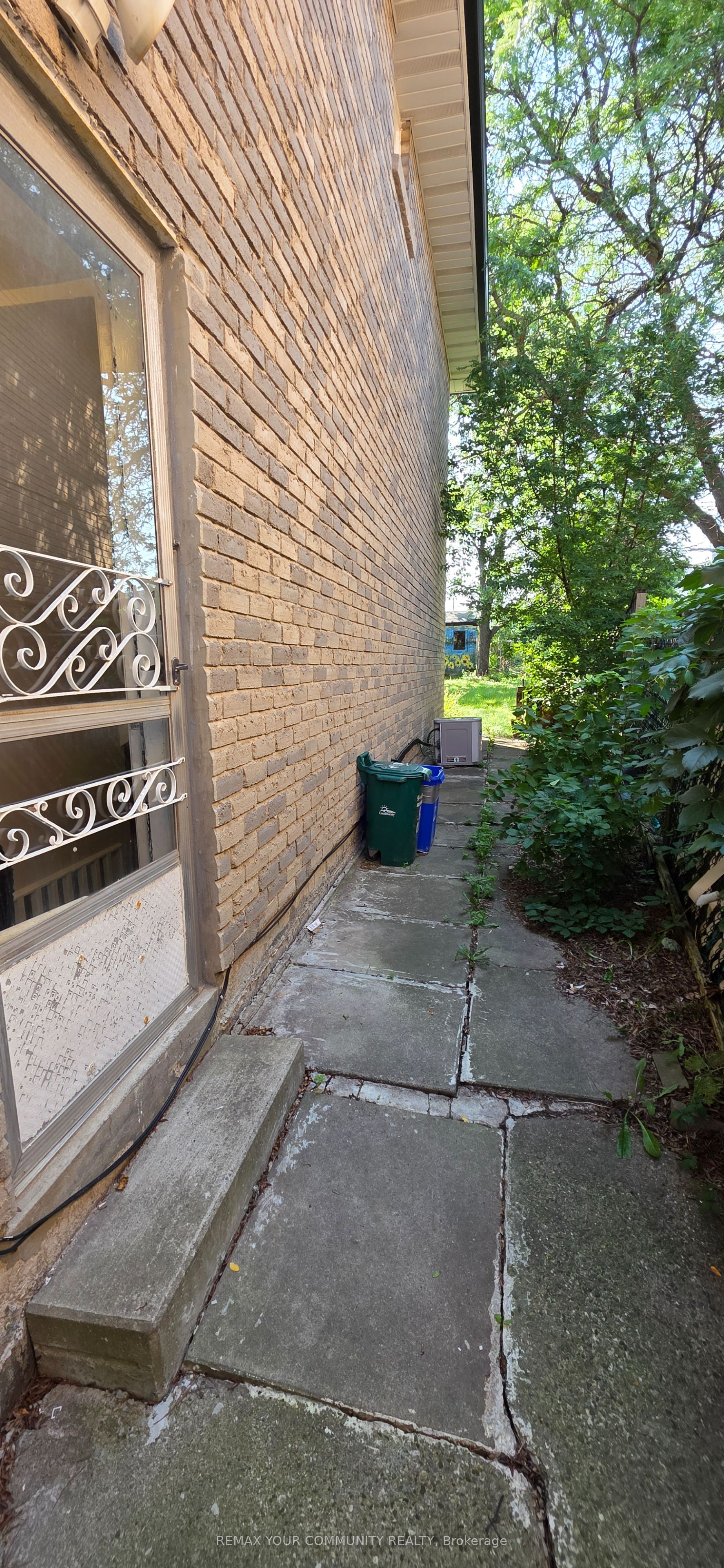 7 Miles Court LOWER, Richmond Hill, ON L4C 5P7 photo 2