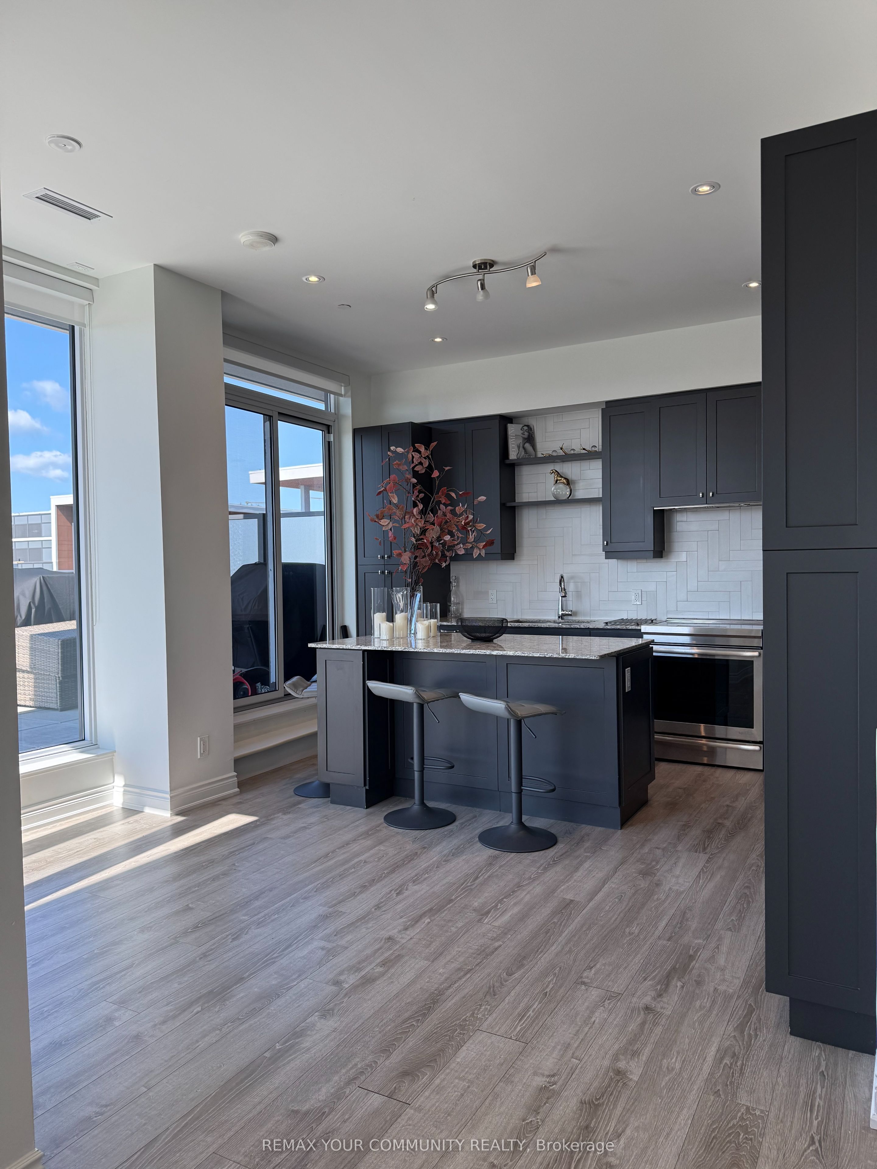 9618 Yonge Street PH 5, Richmond Hill, ON L4C 0X5 photo 4
