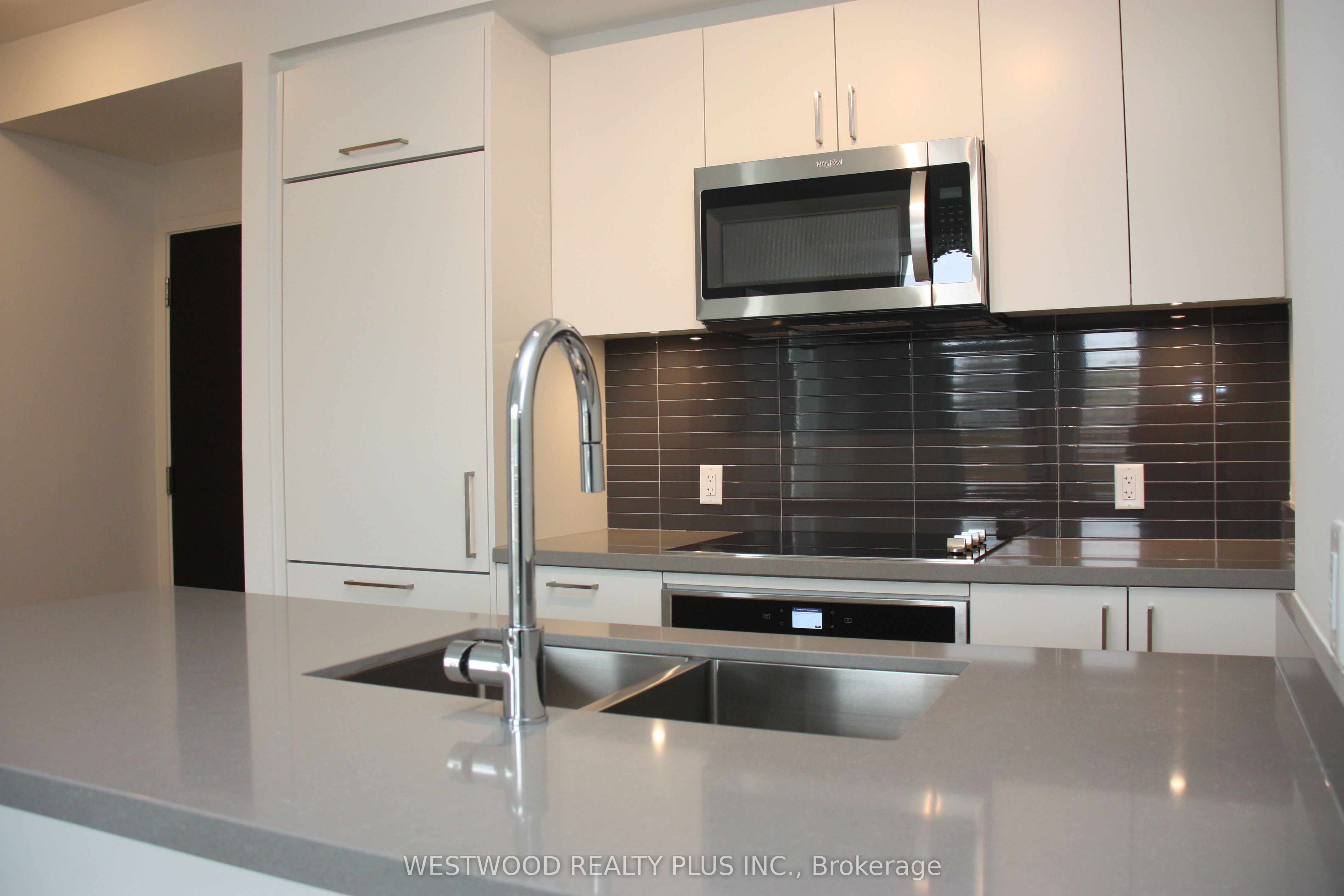 3 Rosewater Street Th 116, Richmond Hill, ON L4C 5T6 photo 3