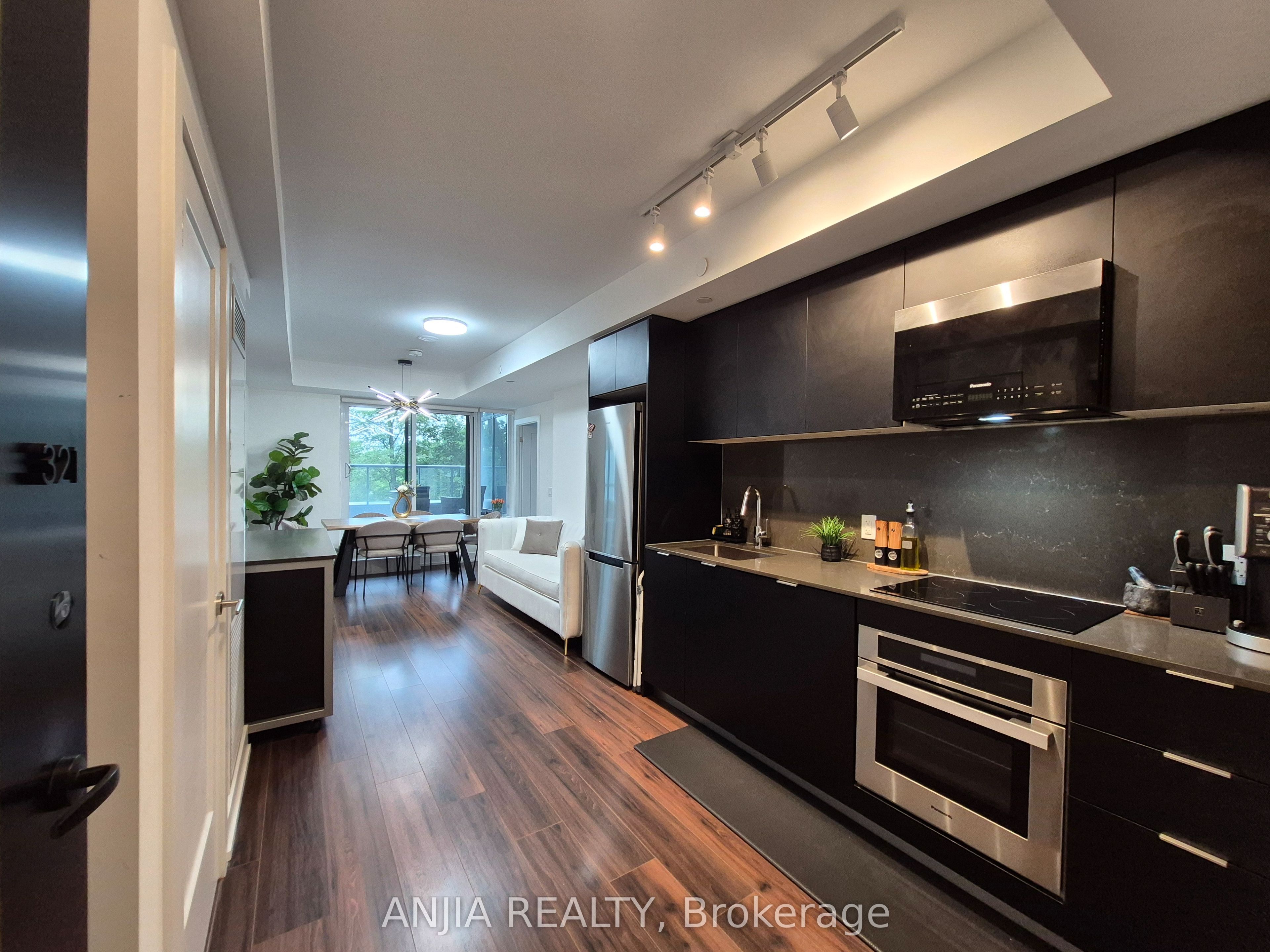 8 Cedarland Drive 321, Markham, ON L6G 0H4