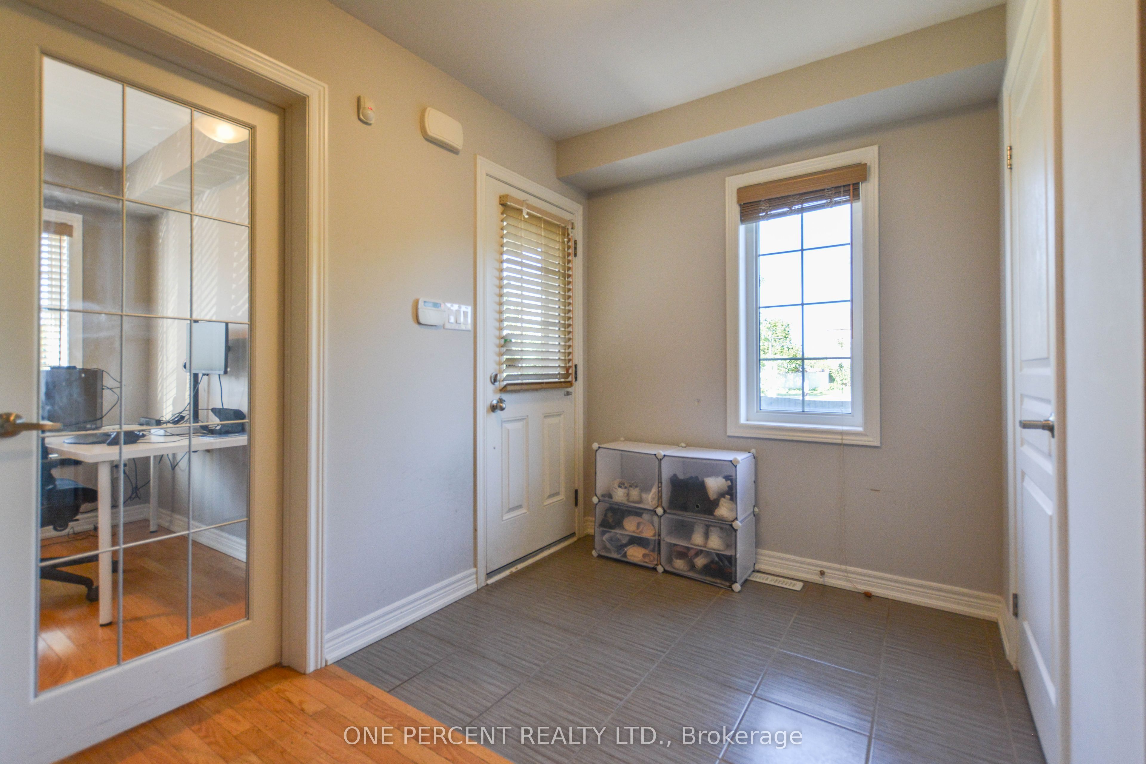 85 Benjamin Hood Crescent, Vaughan, ON L4K 5M7 photo 2