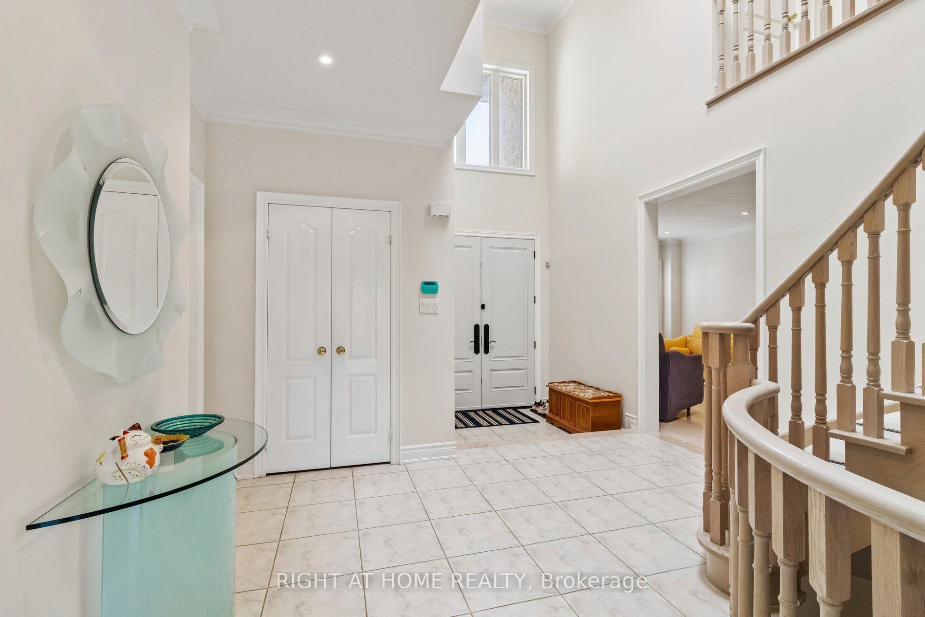 35 Palace Court, Richmond Hill, ON L4B 4C3 photo 3