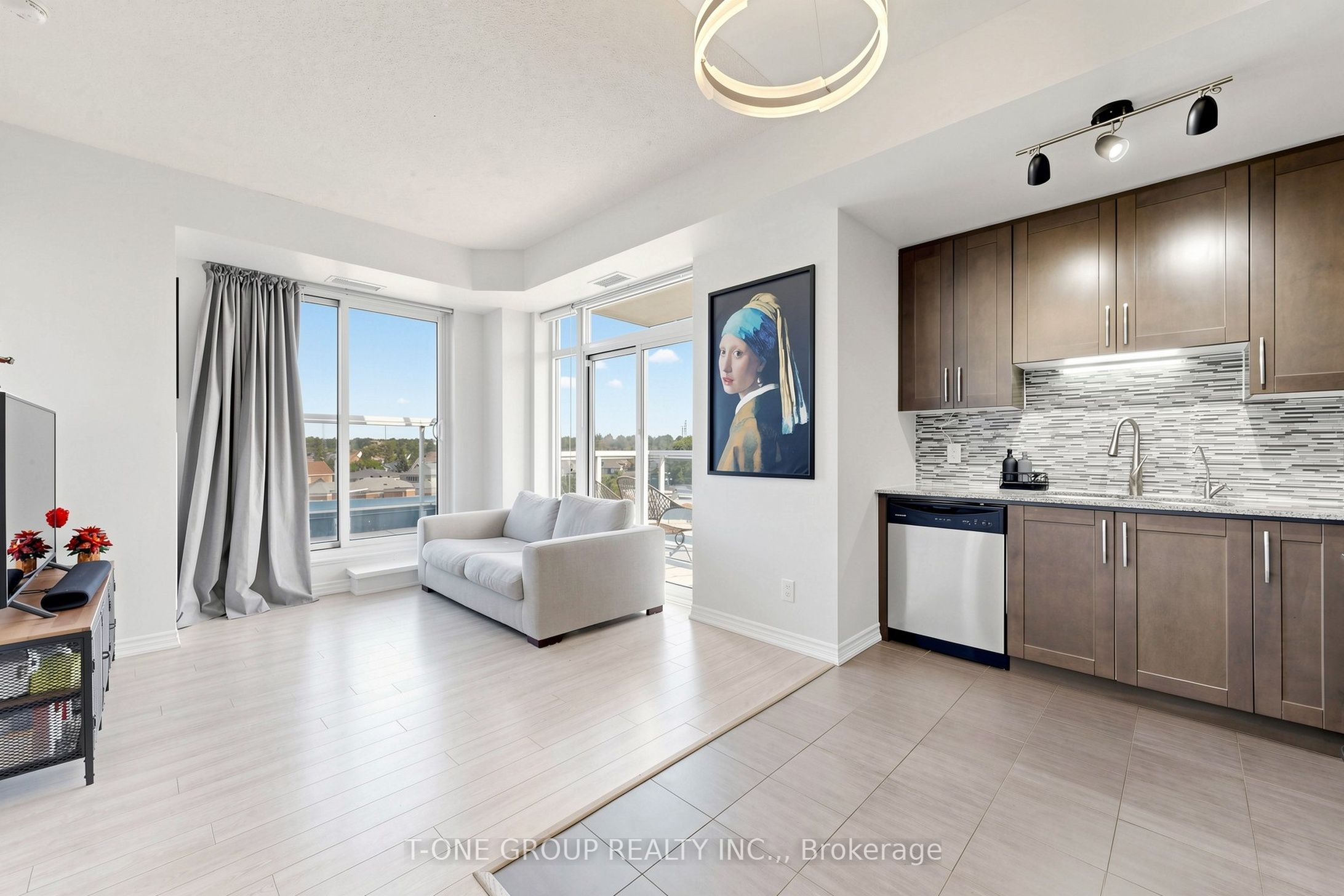 8323 Kennedy Road 508, Markham, ON L3R 5W7