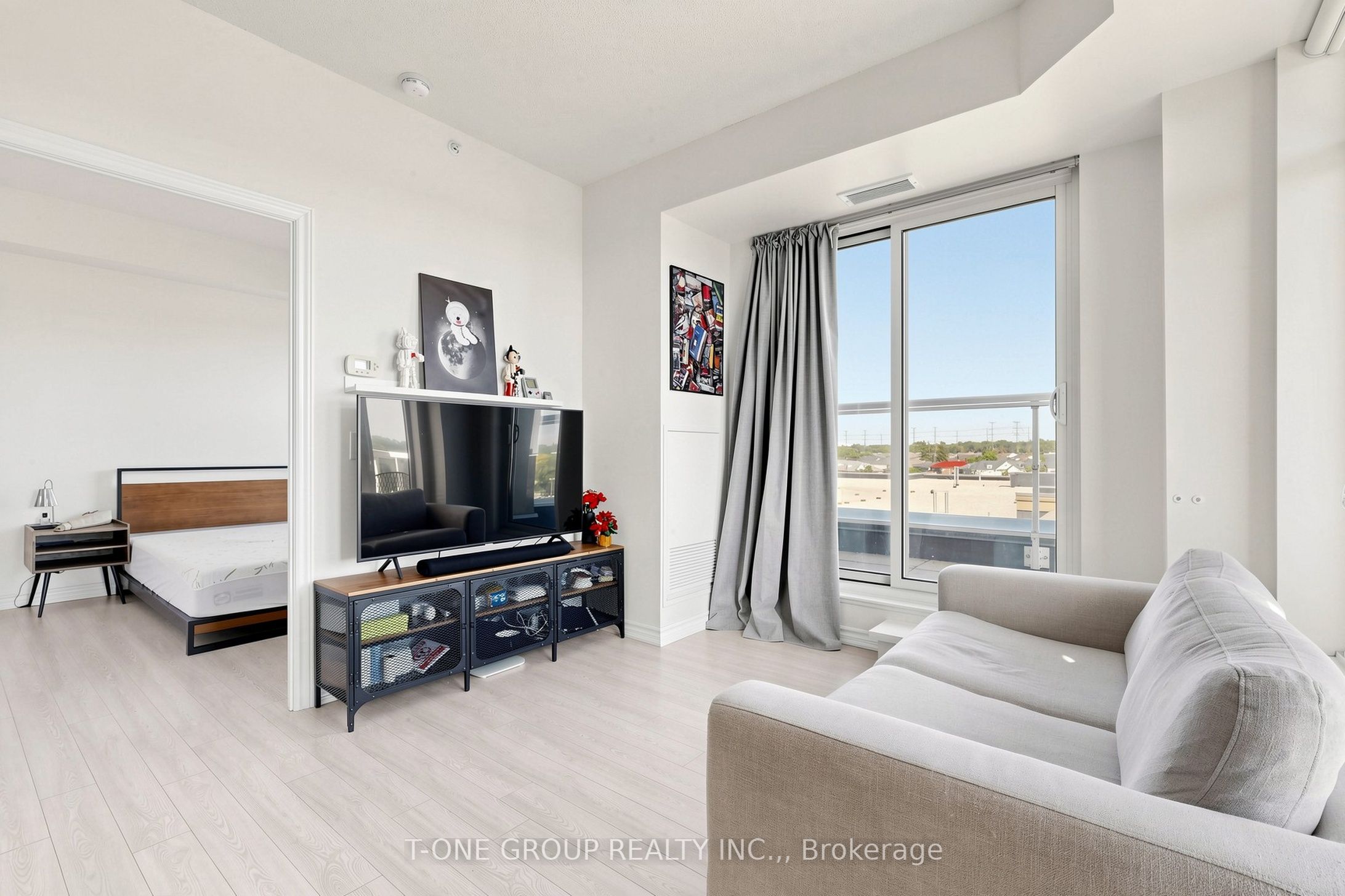 8323 Kennedy Road 508, Markham, ON L3R 5W7 photo 3