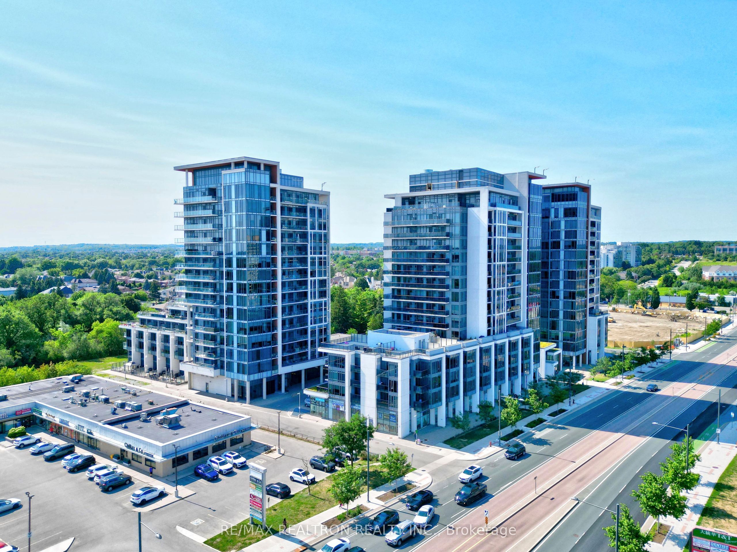 9618 Yonge Street 801, Richmond Hill, ON L4C 0X5 photo 2