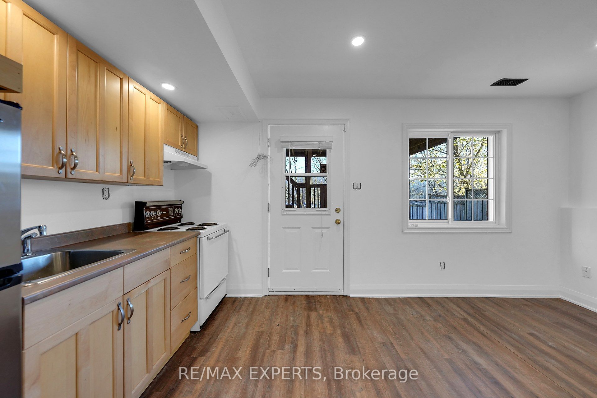 97 Franklin Street Basement, Newmarket, ON L3Y 4A5 photo 4