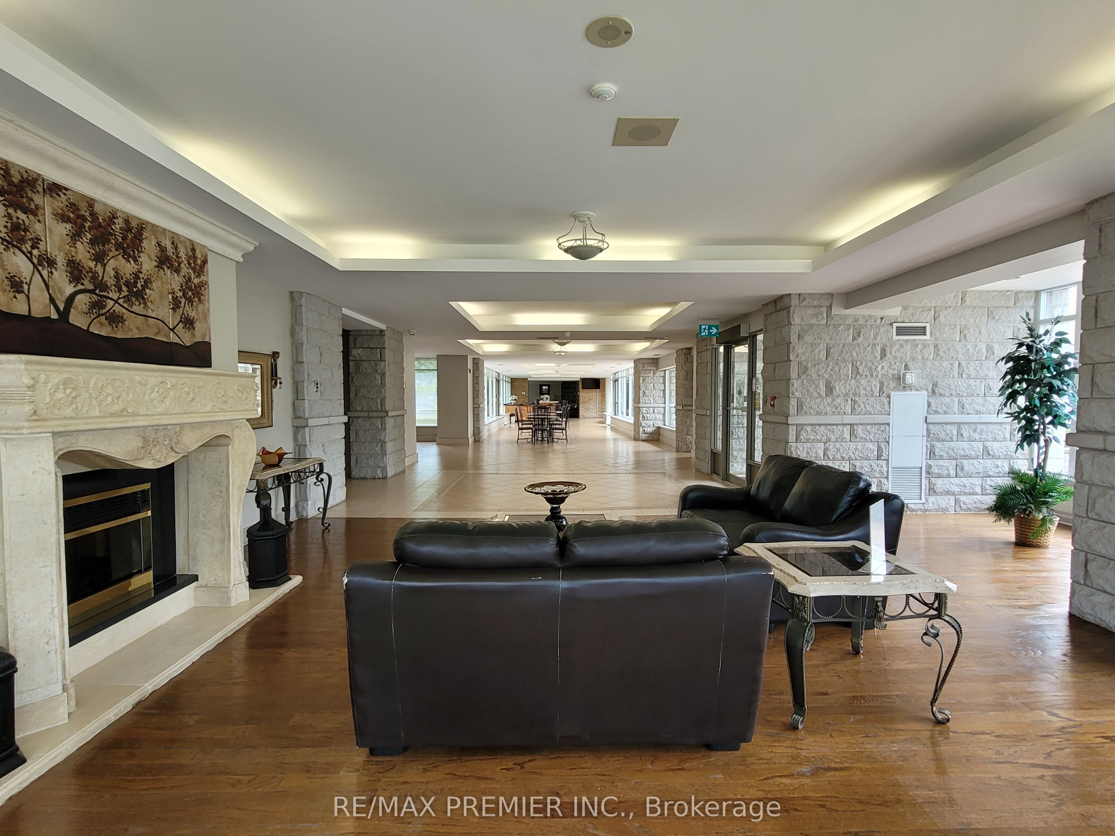 2506 Rutherford Road 502, Vaughan, ON L4K 5N7 photo 3