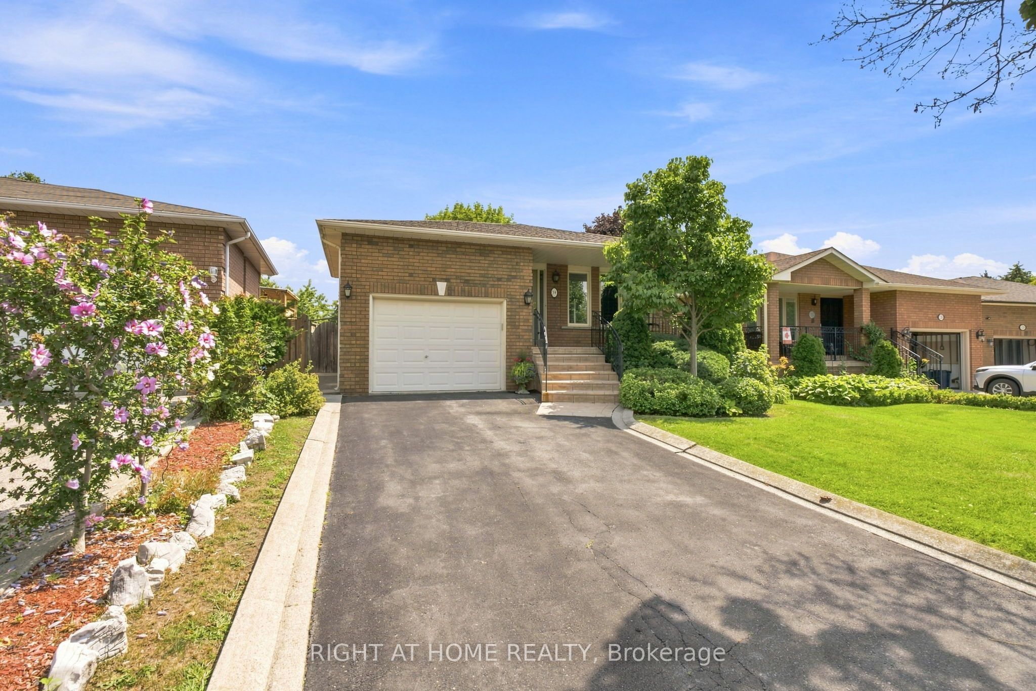 39 Dante Court, Vaughan, ON L4L 7V5 photo 2