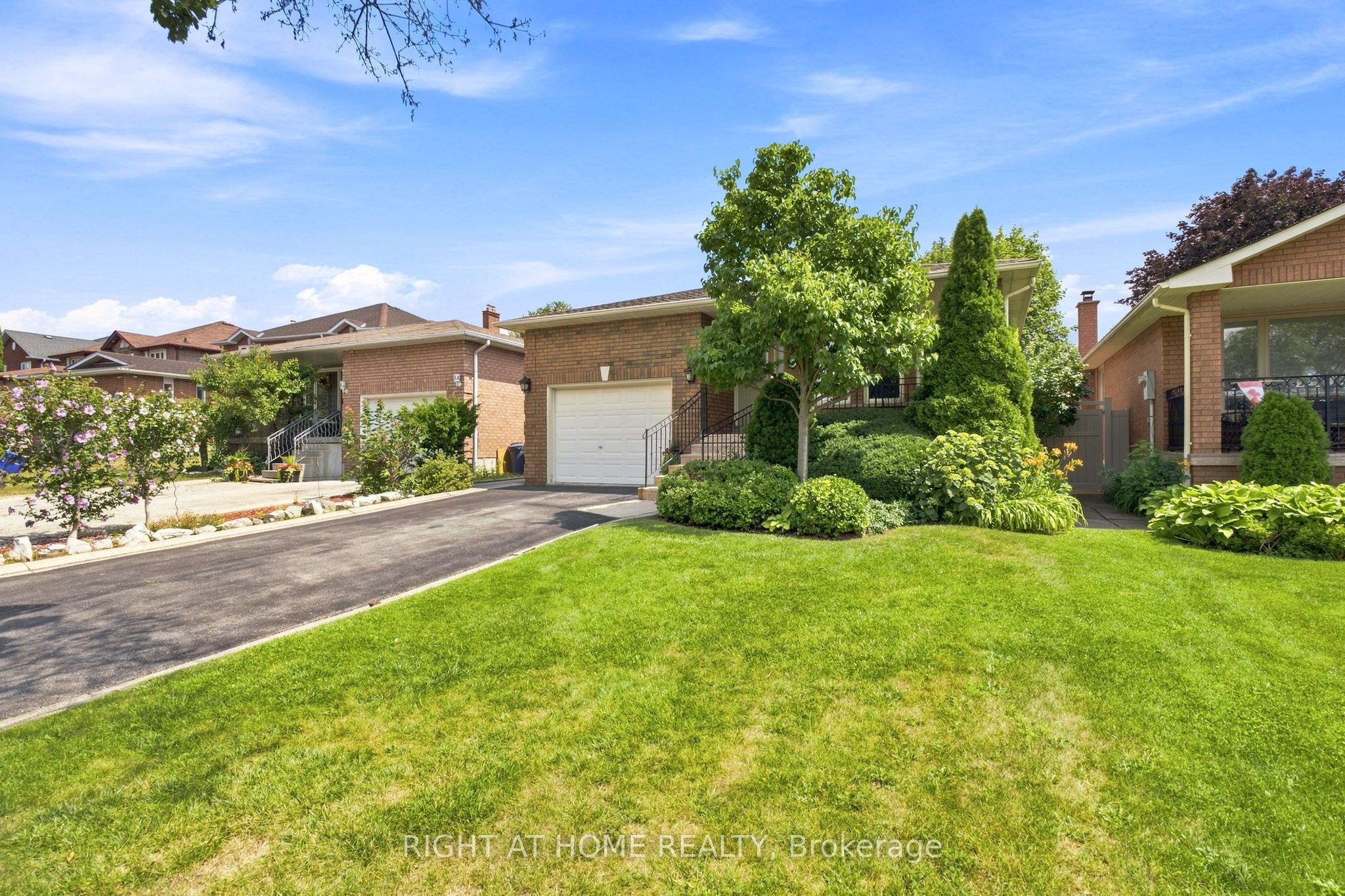 39 Dante Court, Vaughan, ON L4L 7V5 photo 3