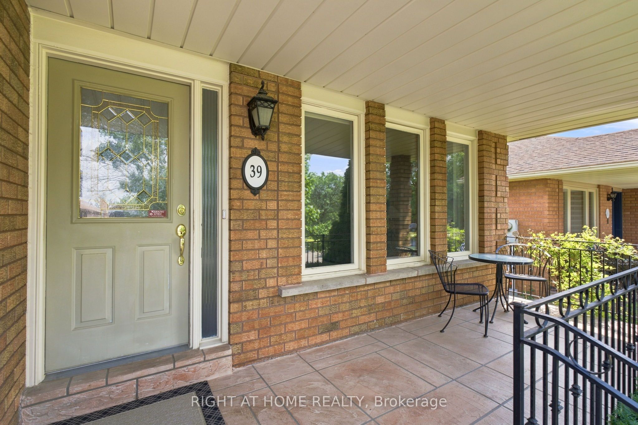 39 Dante Court, Vaughan, ON L4L 7V5 photo 4