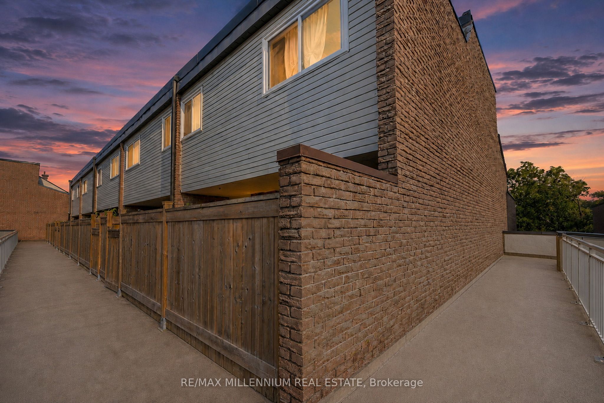 301 Milestone Crescent, Aurora, ON L4G 3M2 photo 4