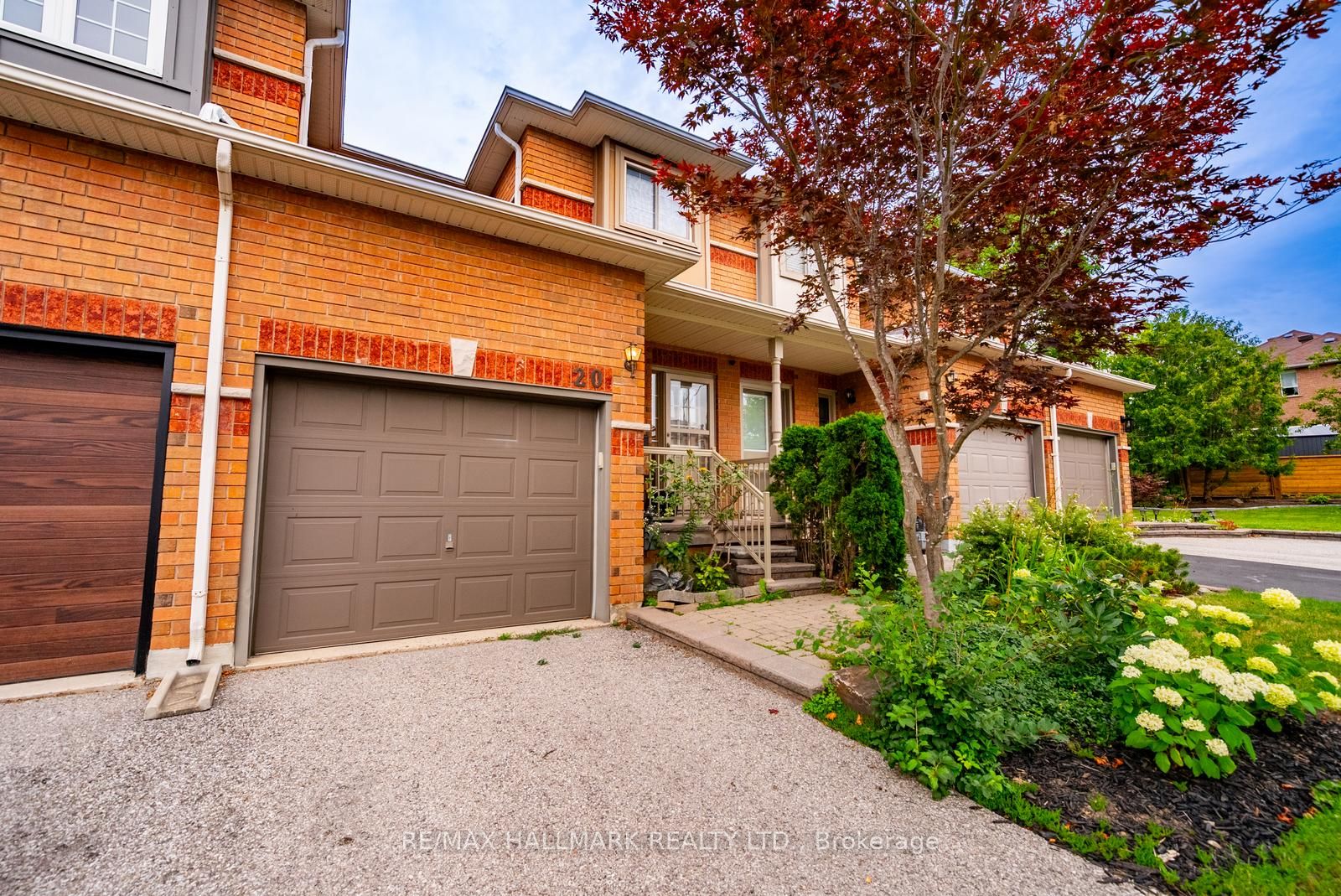 20 Willoway Court, Whitchurch-Stouffville, ON L4A 1K7 photo 2