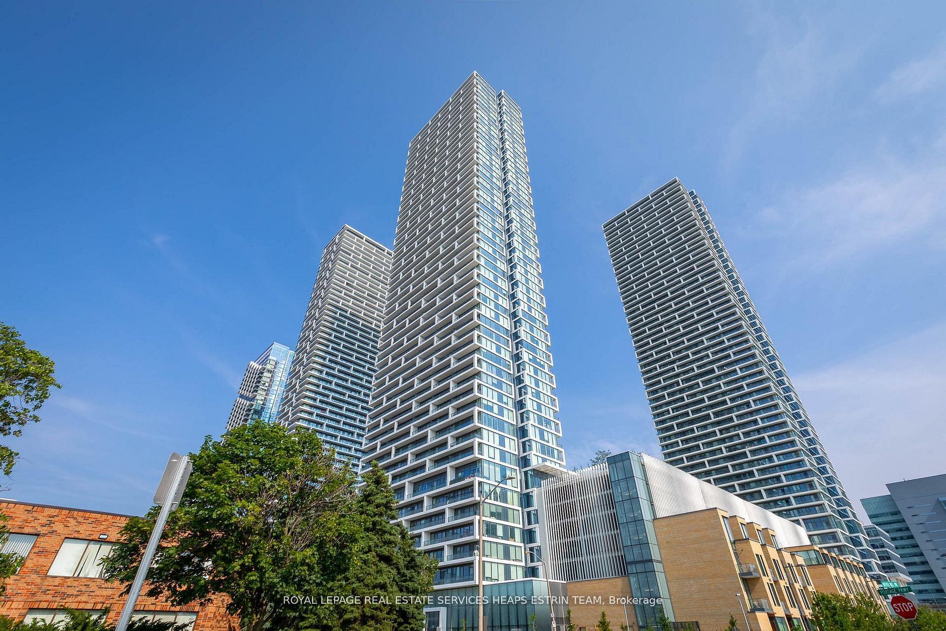 898 Portage Parkway 5710, Vaughan, ON L4K 0J6