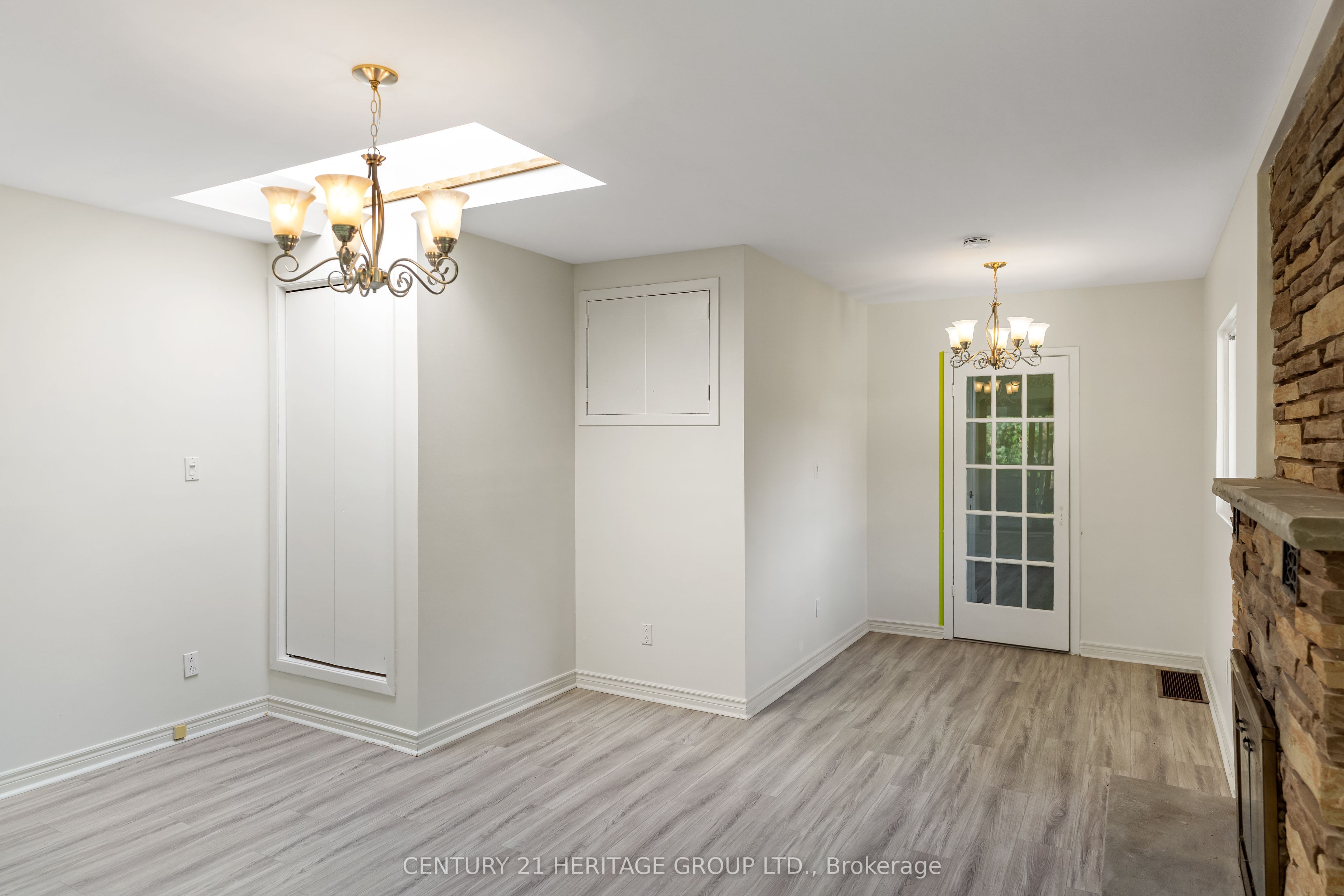 95 Lucas Street Main, Richmond Hill, ON L4C 4P4 photo 4