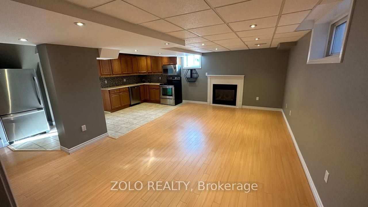 68 Milligan Street E, Bradford West Gwillimbury, ON L3Z 0A5 photo 2