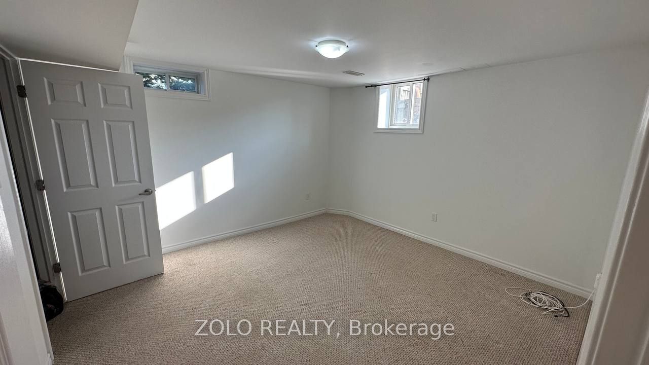 68 Milligan Street E, Bradford West Gwillimbury, ON L3Z 0A5 photo 5