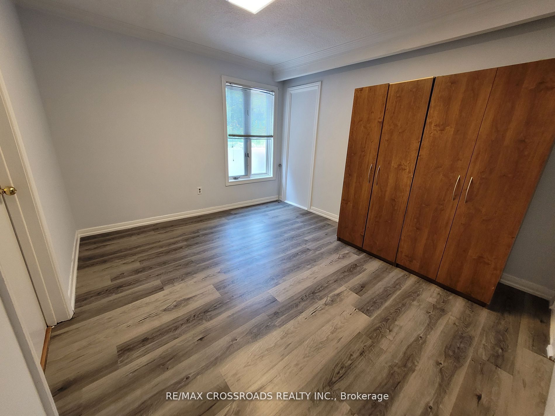 124 Major Mackenzie Drive E Main, Richmond Hill, ON L4C 1H1 photo 2