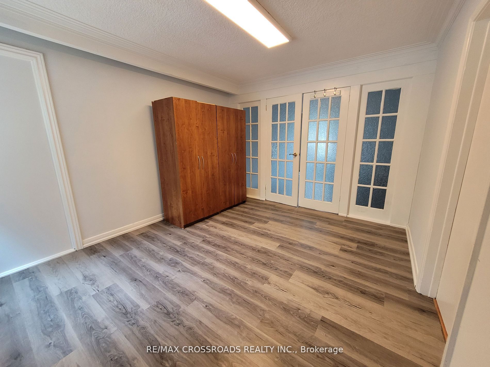 124 Major Mackenzie Drive E Main, Richmond Hill, ON L4C 1H1 photo 3