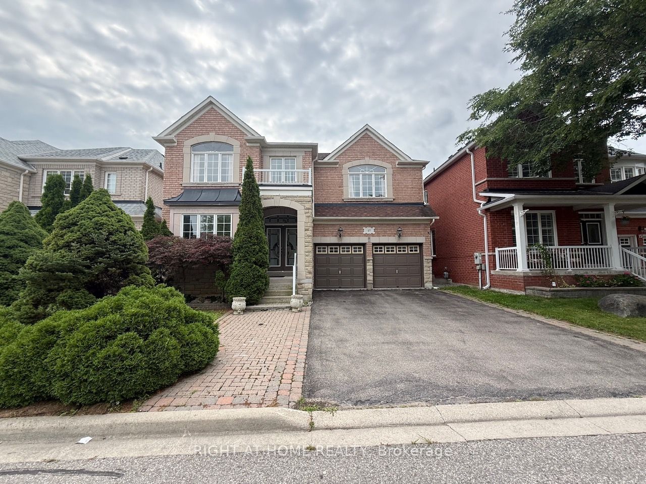 17 Coral Cove Court, Markham, ON L6E 1L1 photo 2