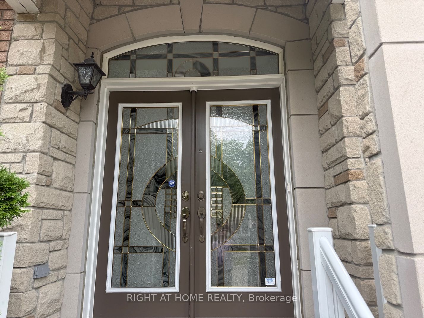 17 Coral Cove Court, Markham, ON L6E 1L1 photo 3
