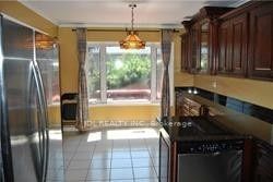 87 Strathmore Drive, Markham, ON L3P 6K4 photo 2