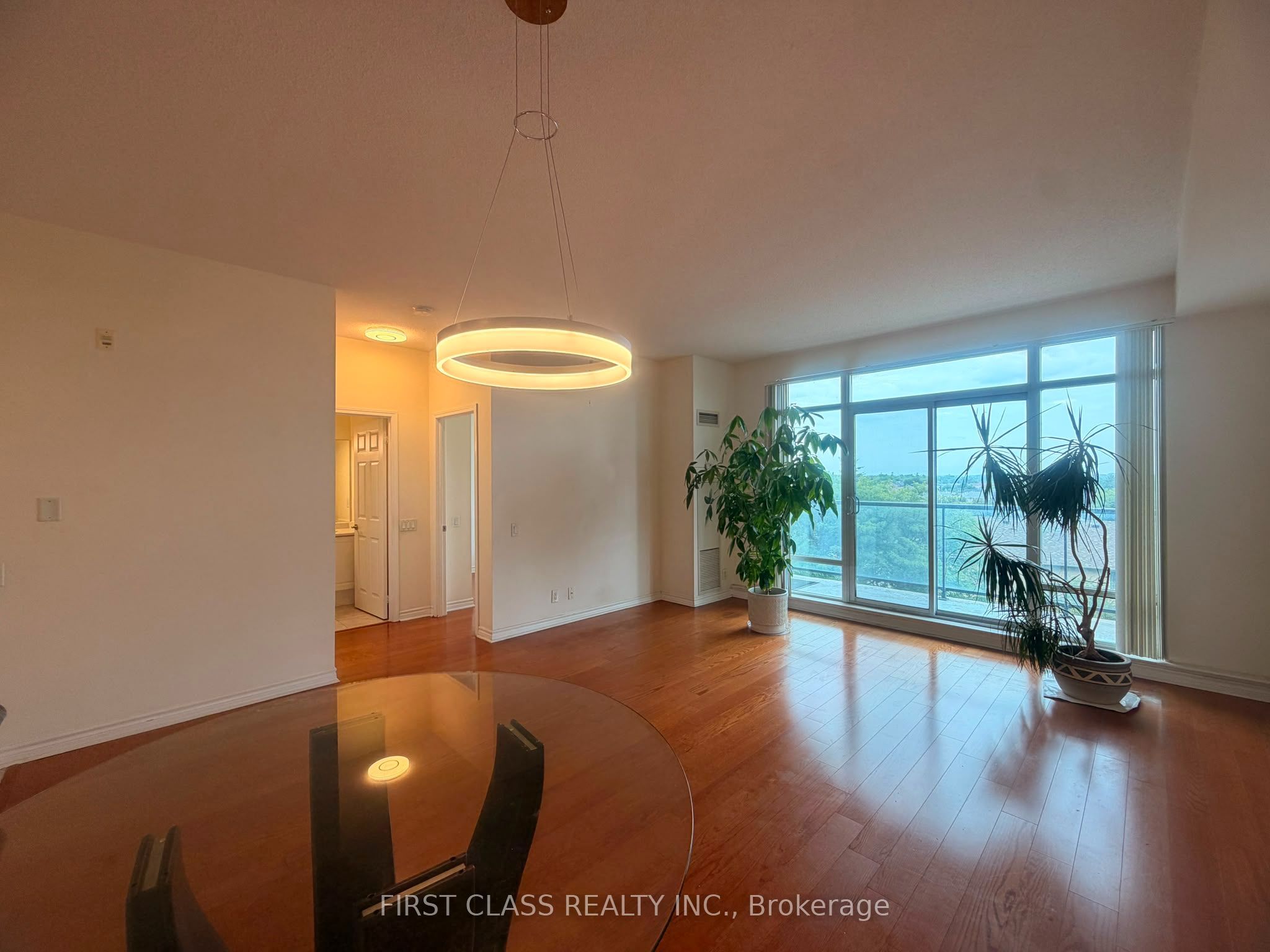 11121 Yonge Street 422, Richmond Hill, ON L4C 0S7