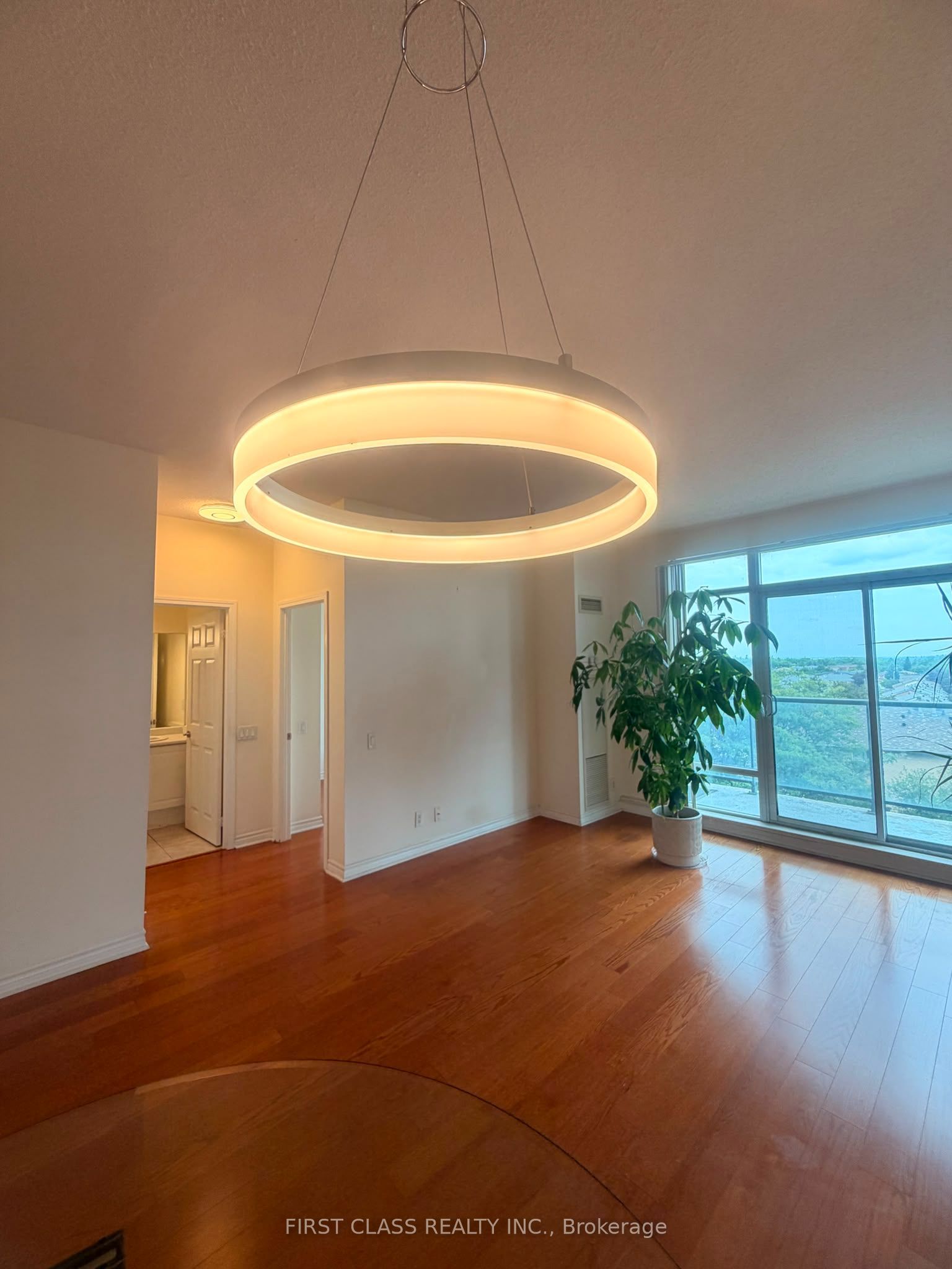 11121 Yonge Street 422, Richmond Hill, ON L4C 0S7 photo 4