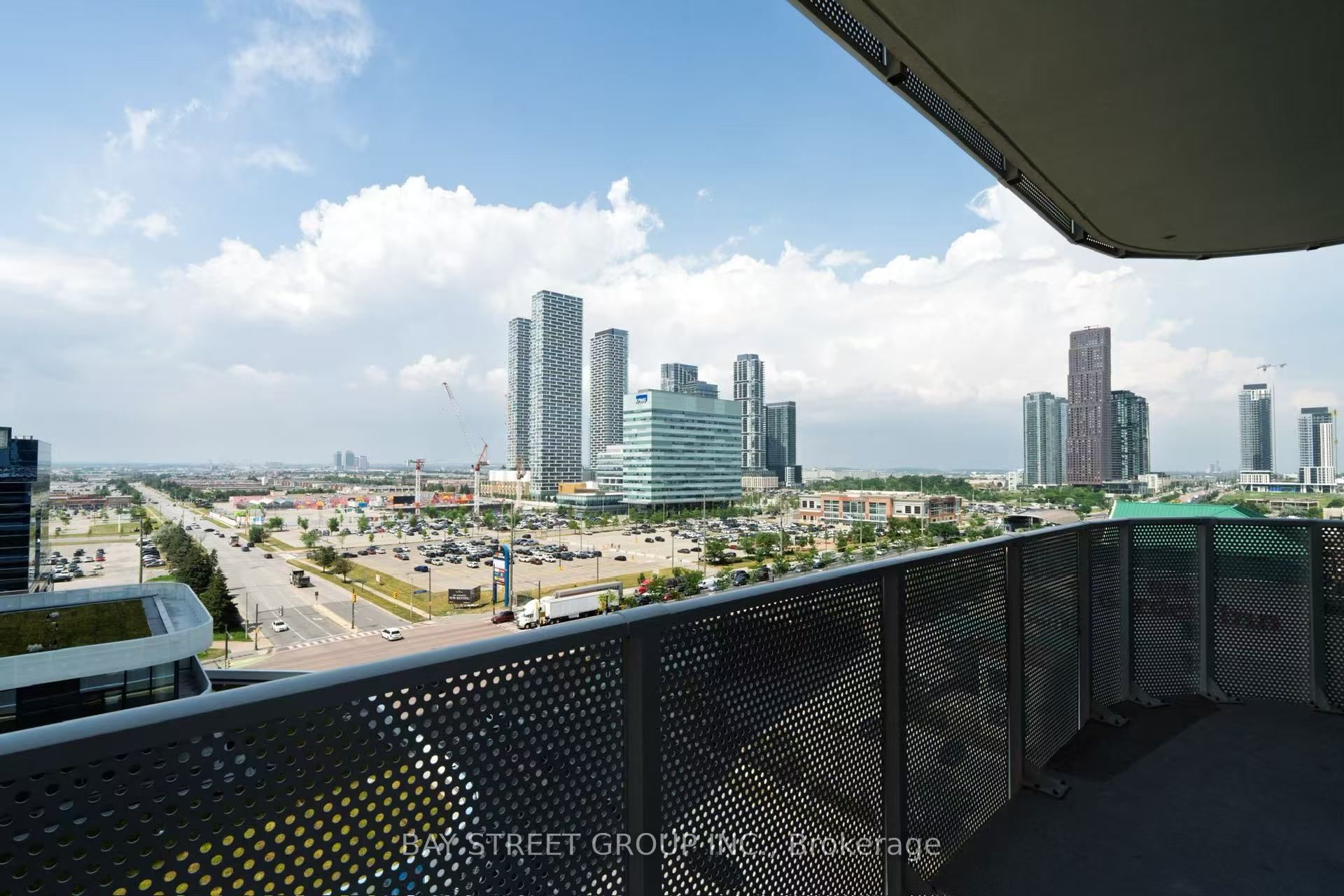 28 Interchange Way 1105, Vaughan, ON L4K 0P8