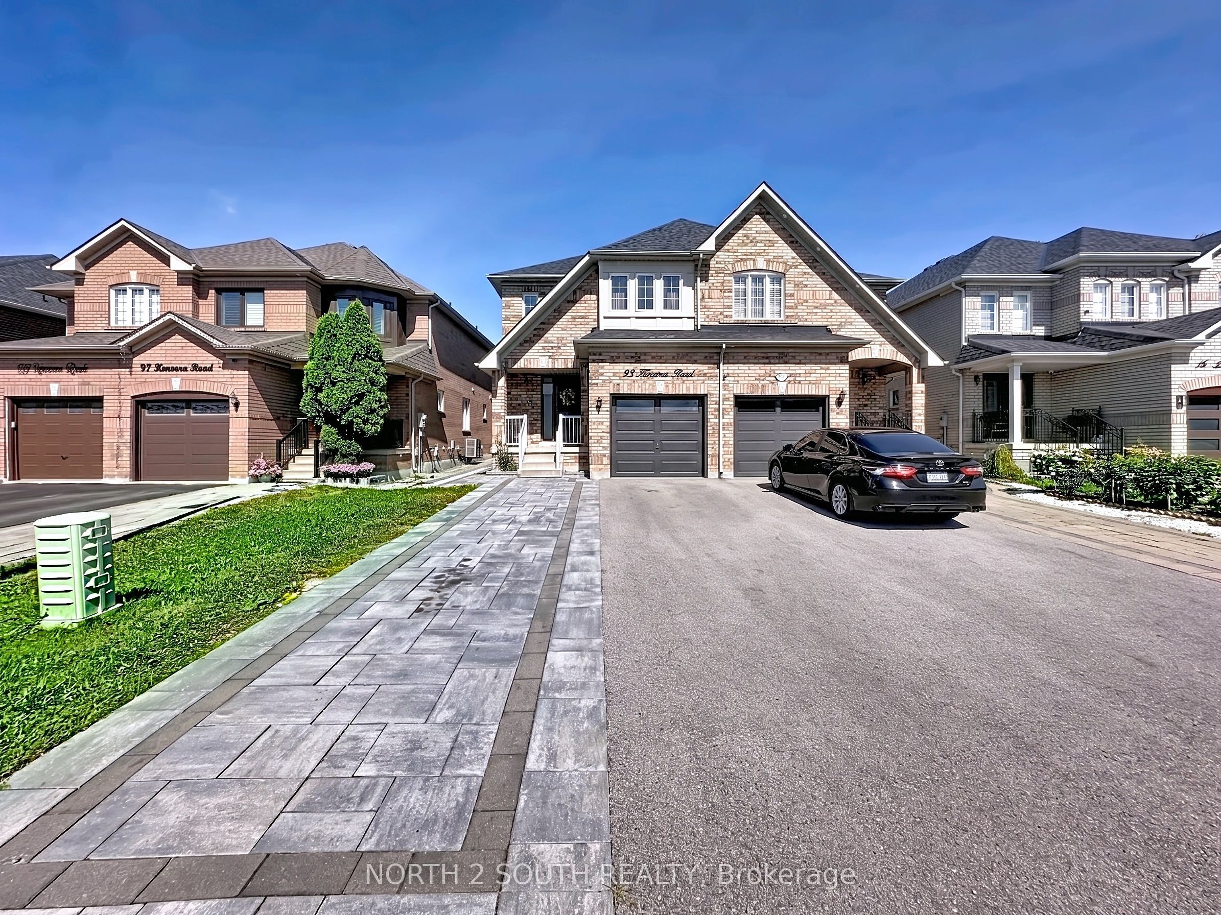 93 Komura Road Upper, Vaughan, ON L6A 3M1