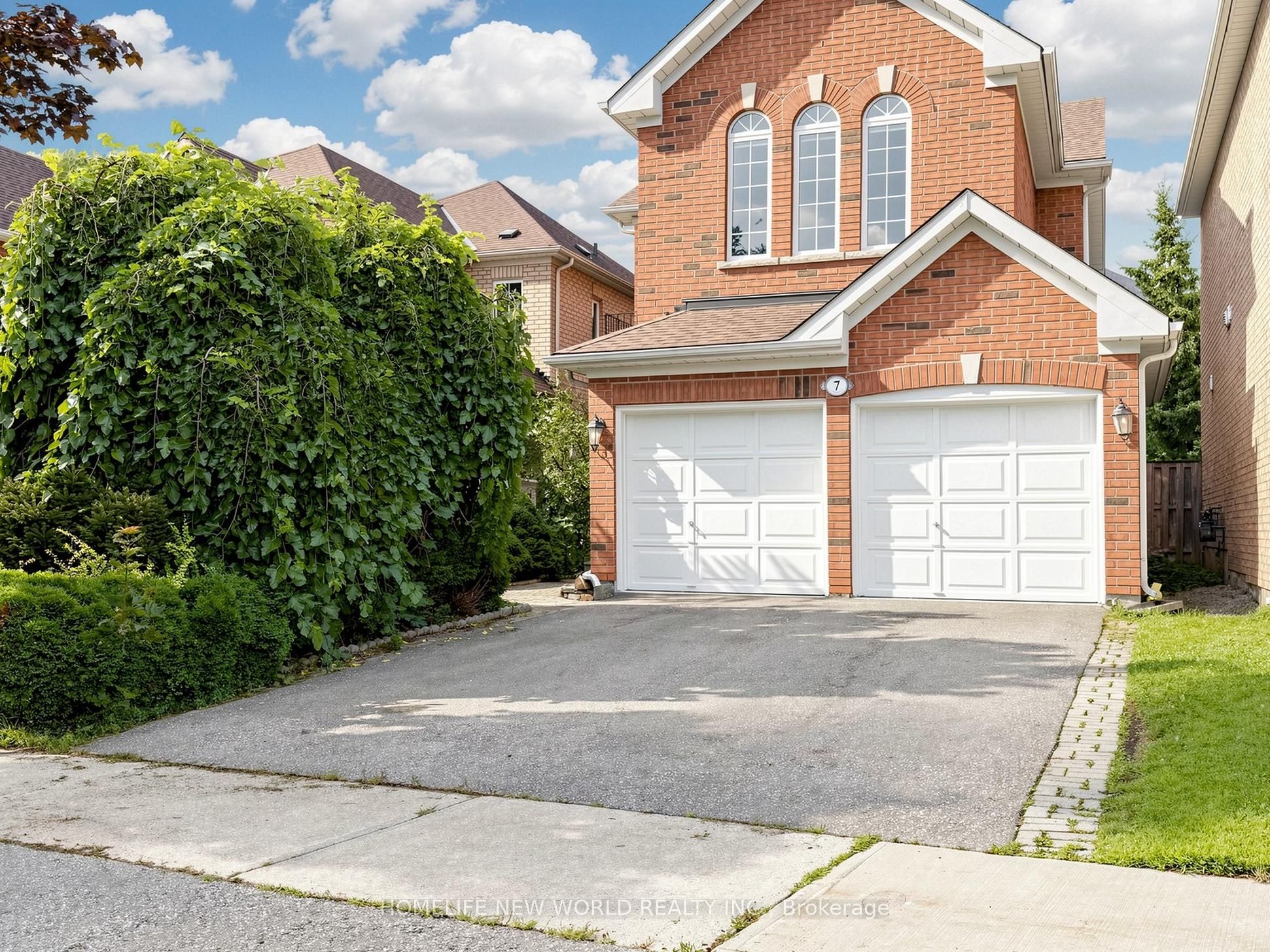 7 Monaco Crescent, Richmond Hill, ON L4S 1V1 photo 3