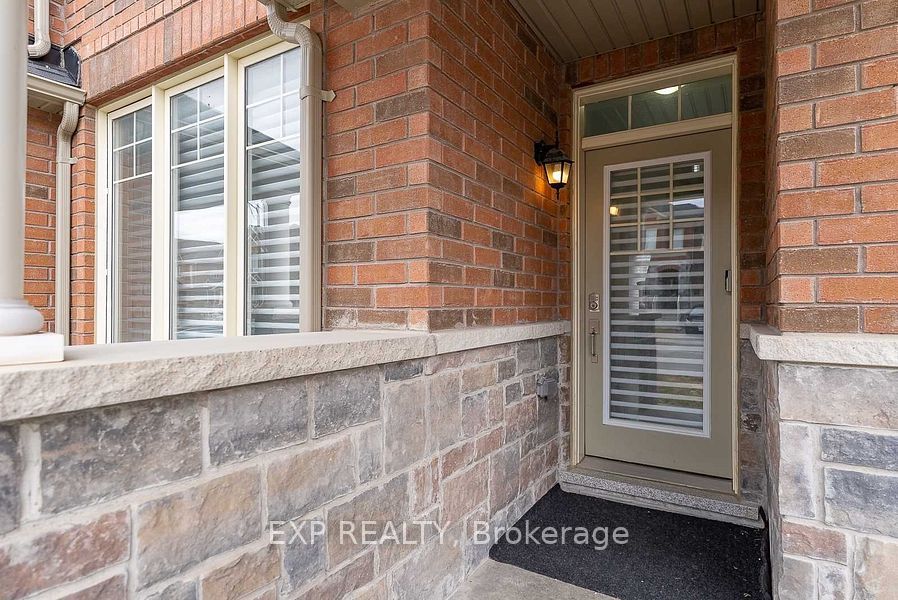6 Frederick Pearson Street, East Gwillimbury, ON L9N 0R9 photo 2
