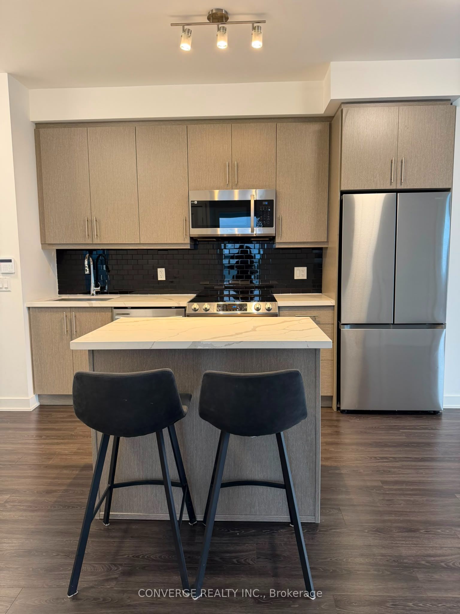 95 ONEIDA Crescent 2303, Richmond Hill, ON L4B 0H5 photo 5