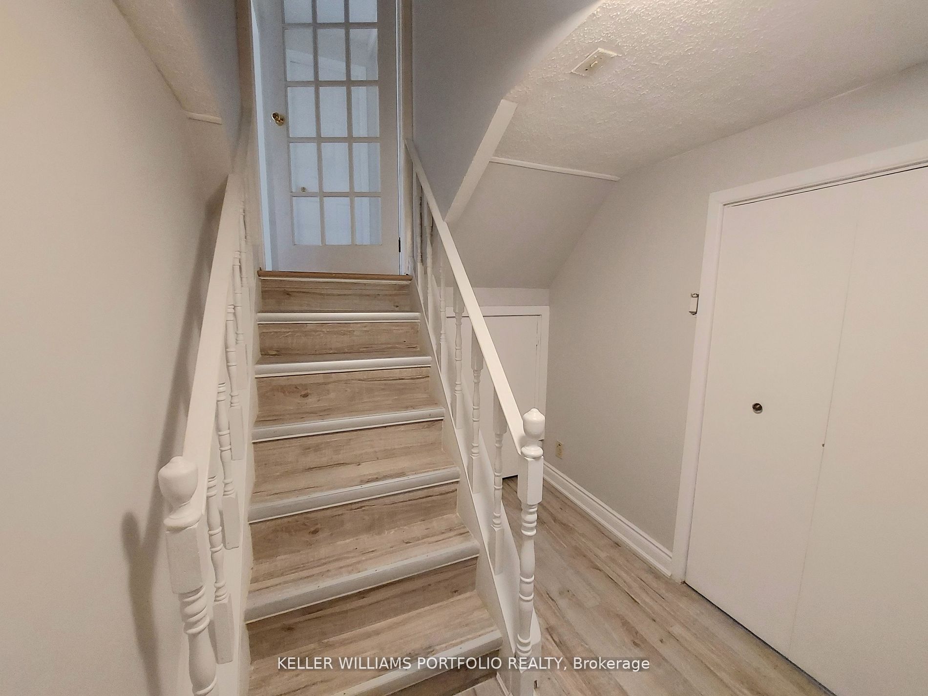 144 Royal Orchard Boulevard Basem., Markham, ON L3T 3E3 photo 4