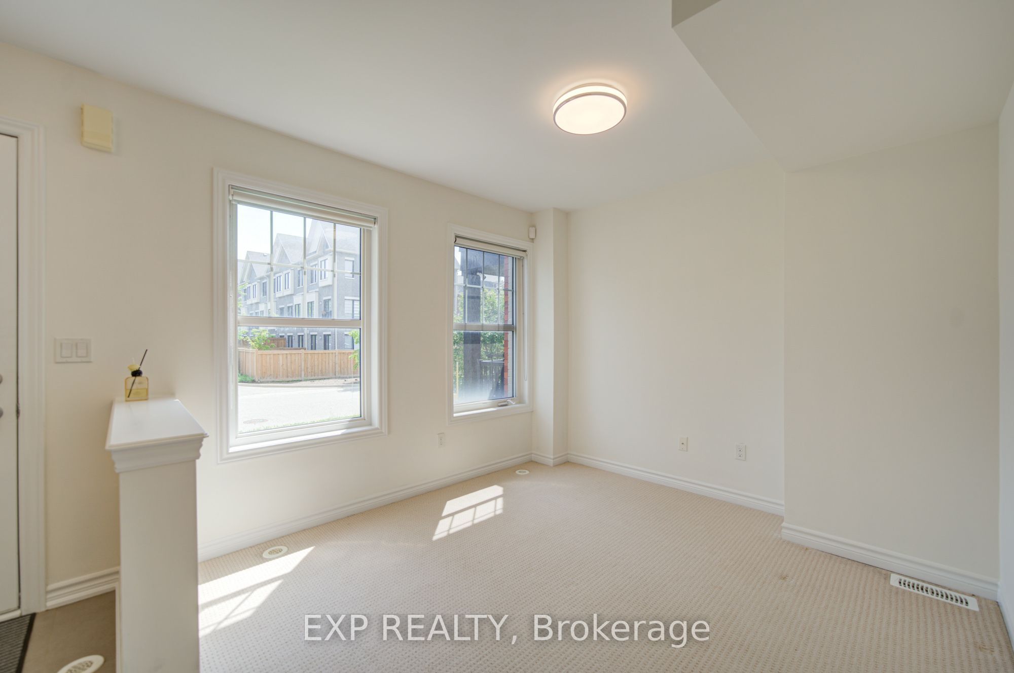 9 Milt Storey Lane, Whitchurch-Stouffville, ON L4A 1Y4 photo 4