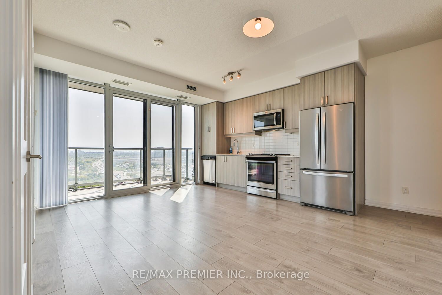 7895 Jane Street 1504, Vaughan, ON L4K 0K2 photo 3