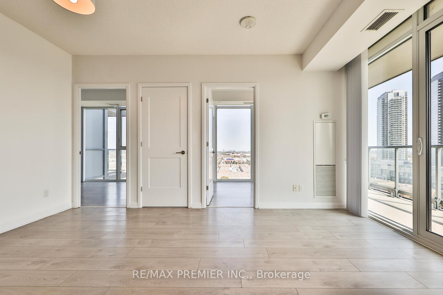 7895 Jane Street 1504, Vaughan, ON L4K 0K2 photo 4