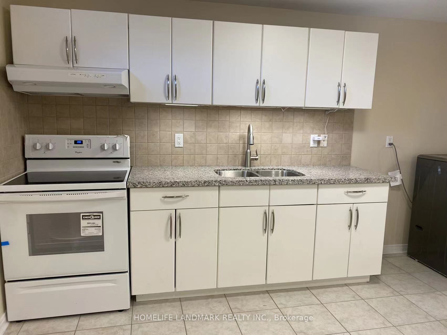 228 Bantry Avenue Bsmt, Richmond Hill, ON L4B 4T6 photo 2
