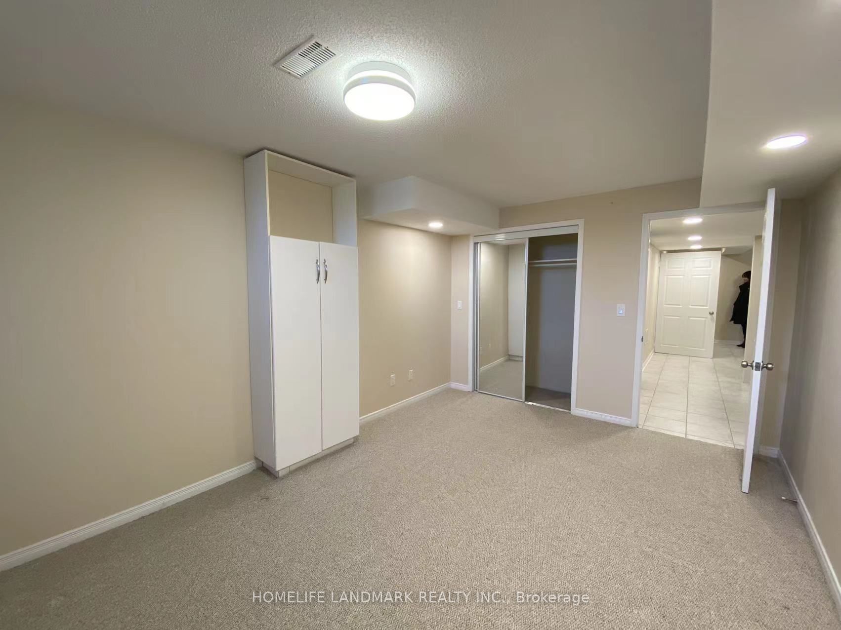 228 Bantry Avenue Bsmt, Richmond Hill, ON L4B 4T6 photo 4