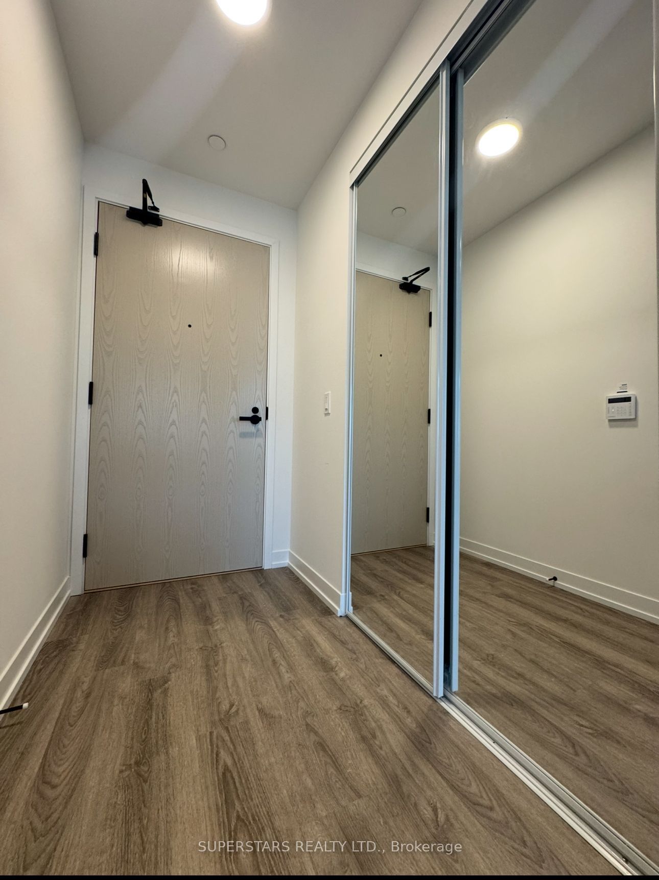 195 Commerce Street 4517, Vaughan, ON L4K 5C3 photo 2