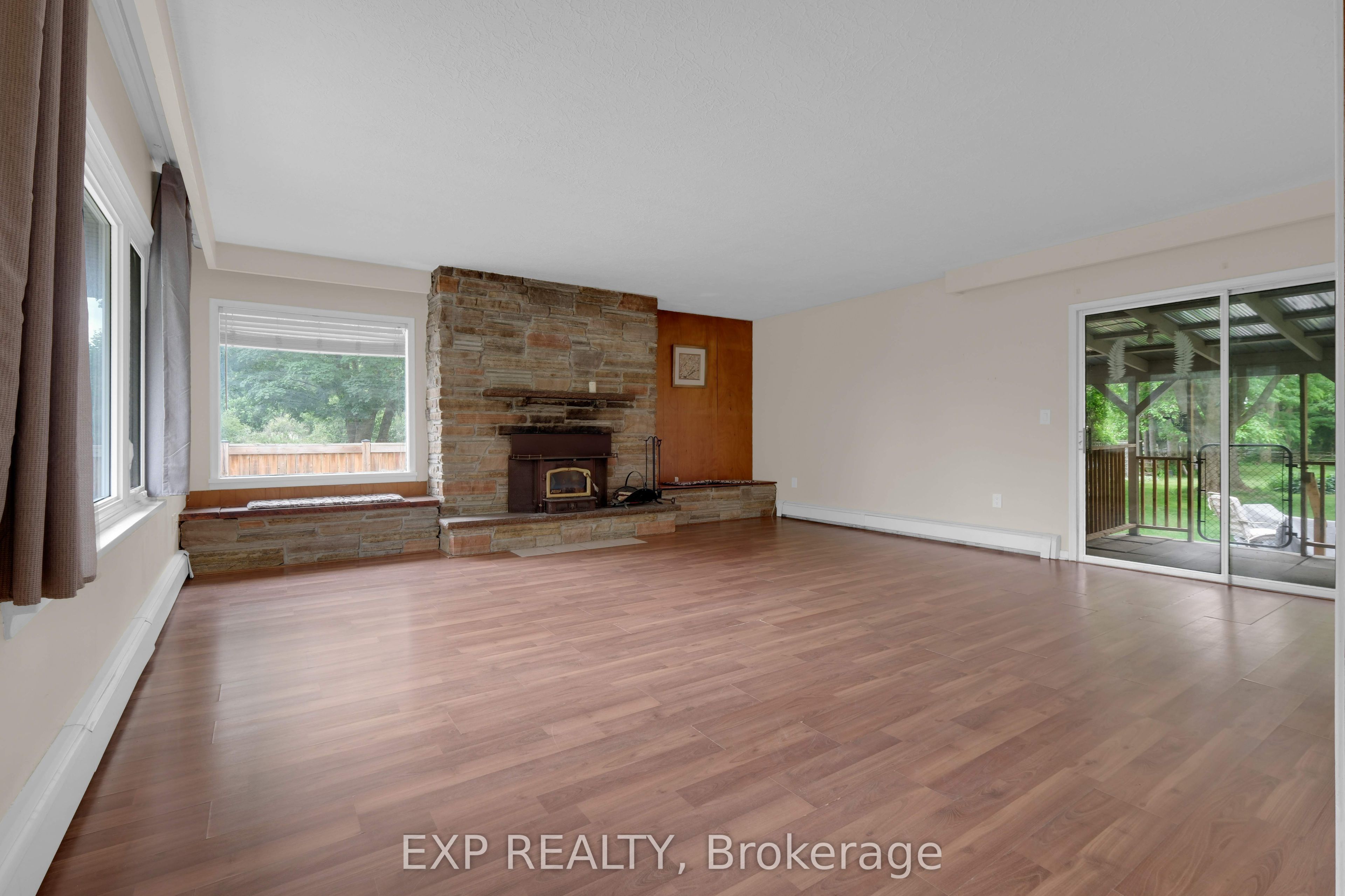 5373 Aurora Road, Whitchurch-Stouffville, ON L4A 7X4 photo 5