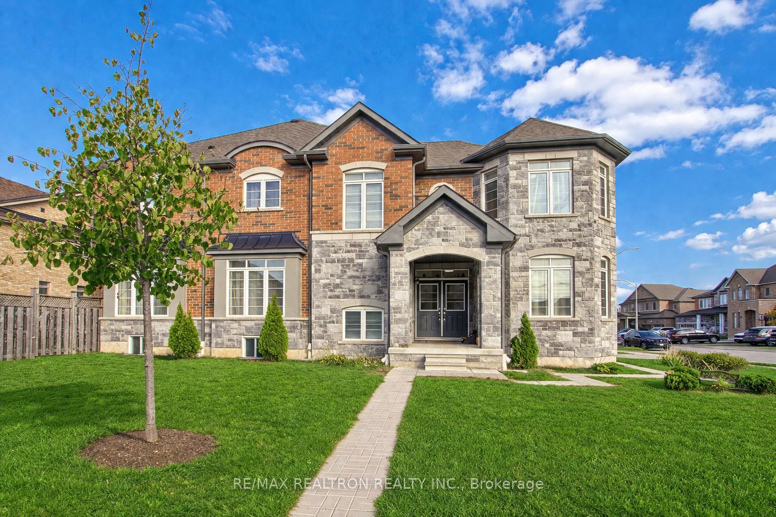 2236 Lozenby Street, Innisfil, ON L9S 0M8 photo 2
