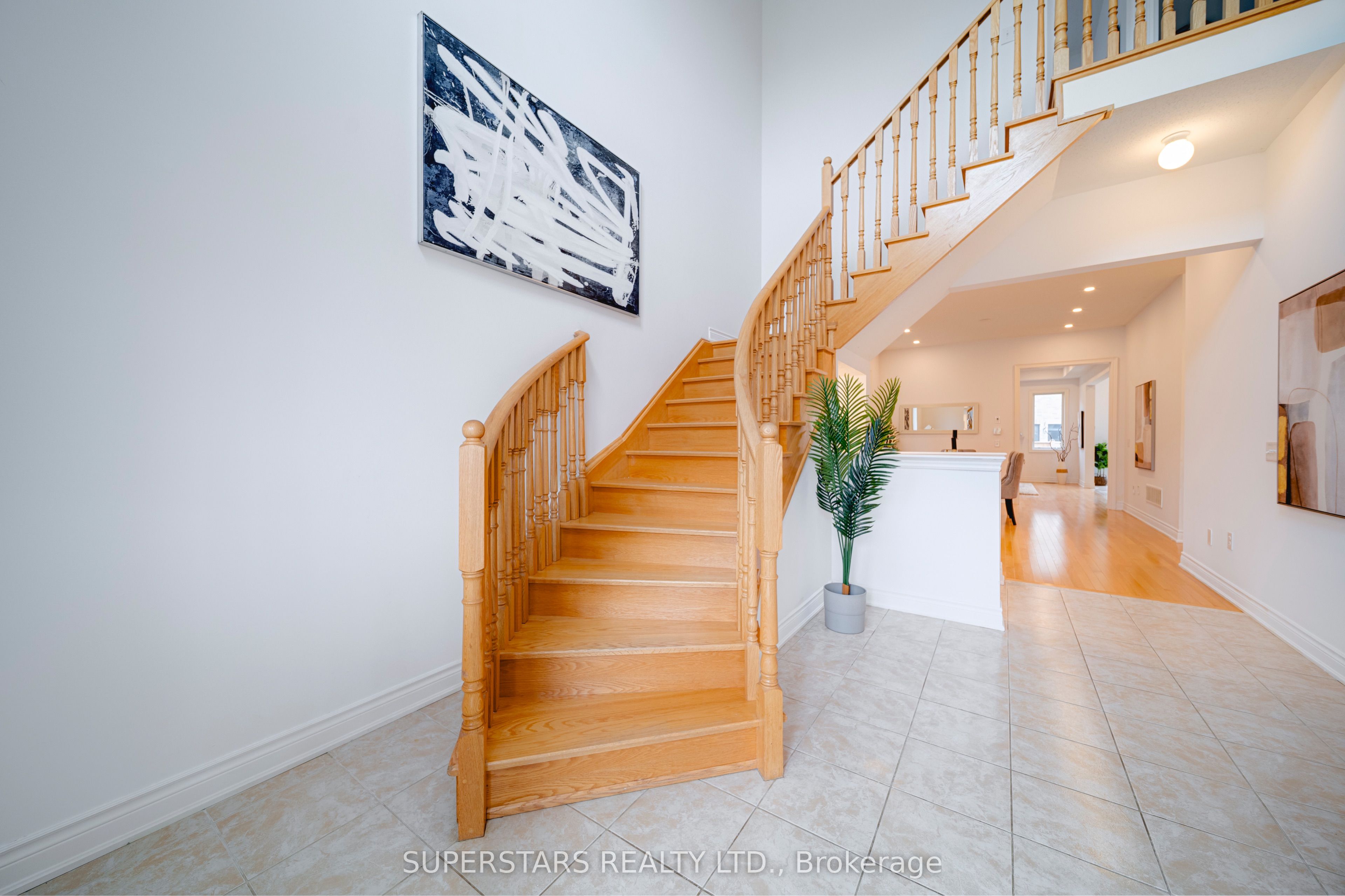 6 Temple Avenue, East Gwillimbury, ON L9N 0P2 photo 3