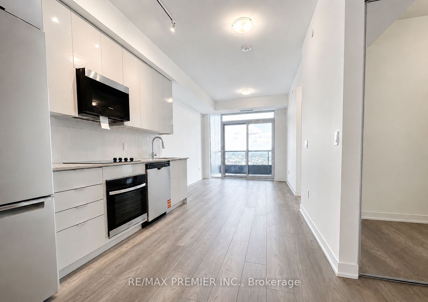 474 Caldari Road 1707, Vaughan, ON L4K 0R5 photo 2