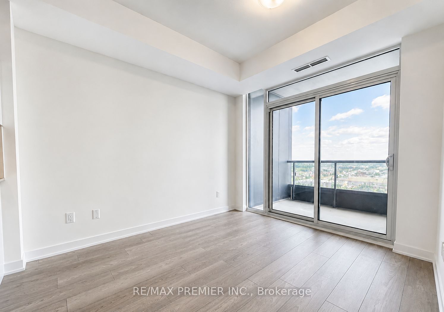 474 Caldari Road 1707, Vaughan, ON L4K 0R5 photo 3