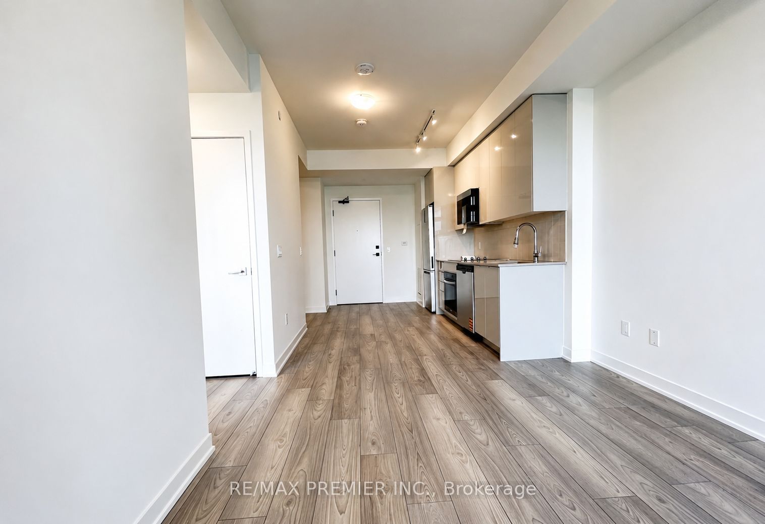 474 Caldari Road 1707, Vaughan, ON L4K 0R5 photo 4