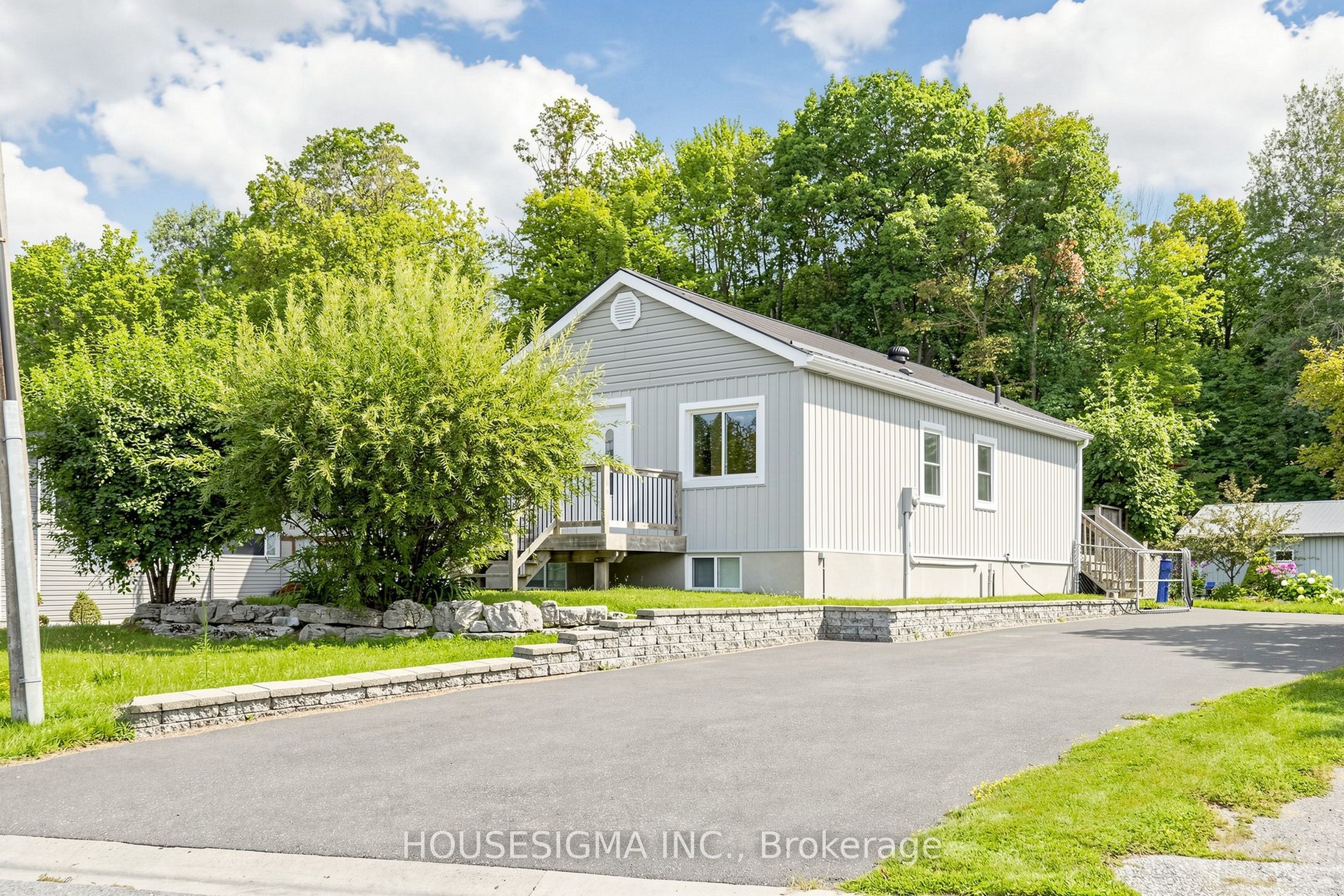 96 Oak Avenue, East Gwillimbury, ON L4N 1A3 photo 2