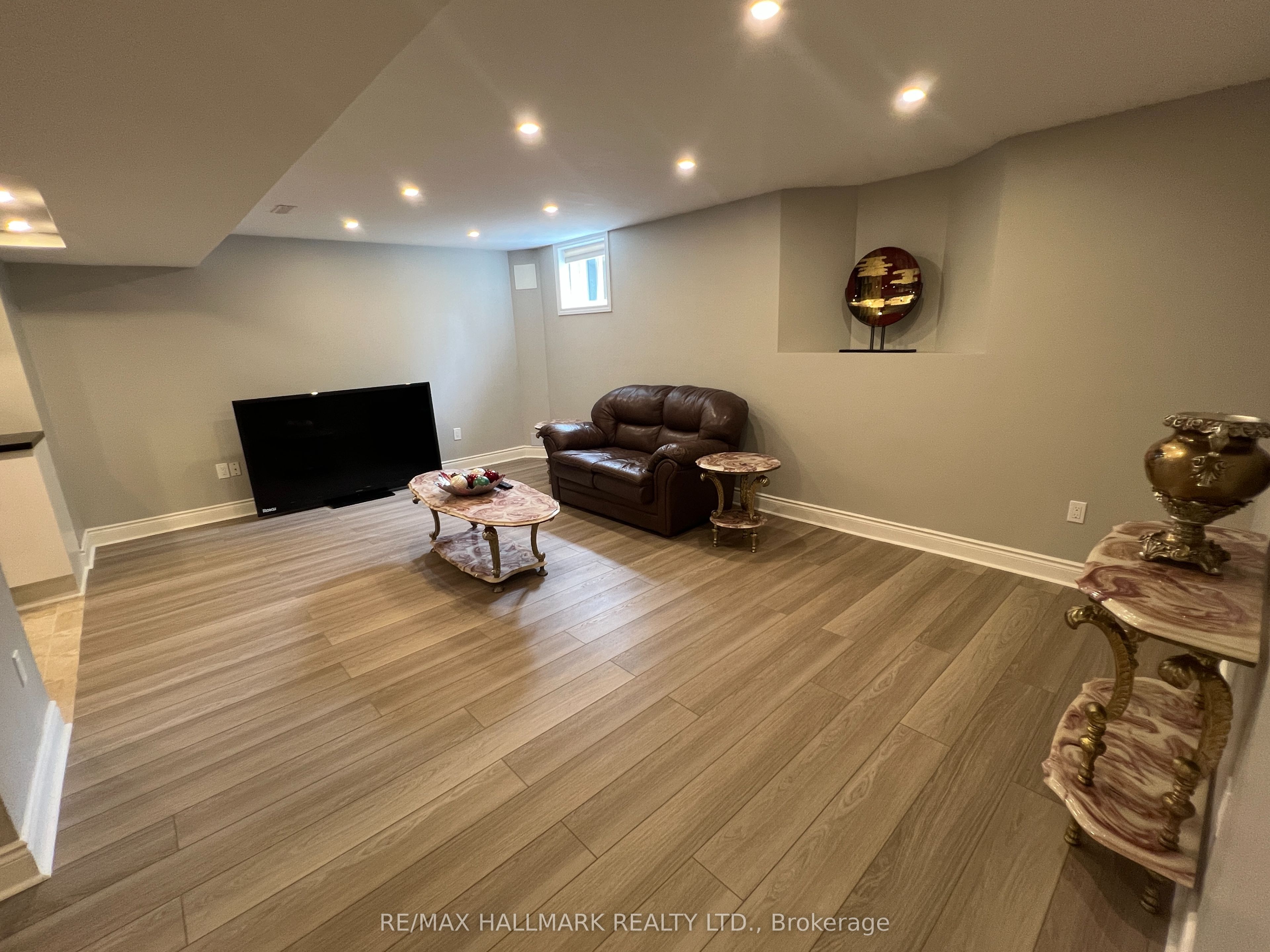 15 Cormorant Crescent Basement, Vaughan, ON L4H 2R1 photo 4
